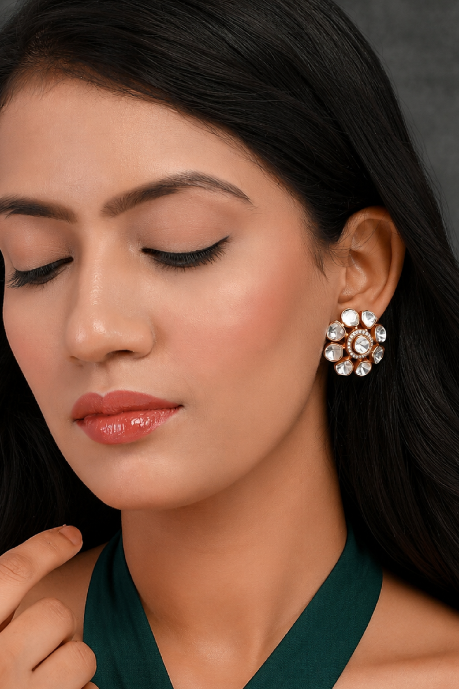 Mia Studs Earrings