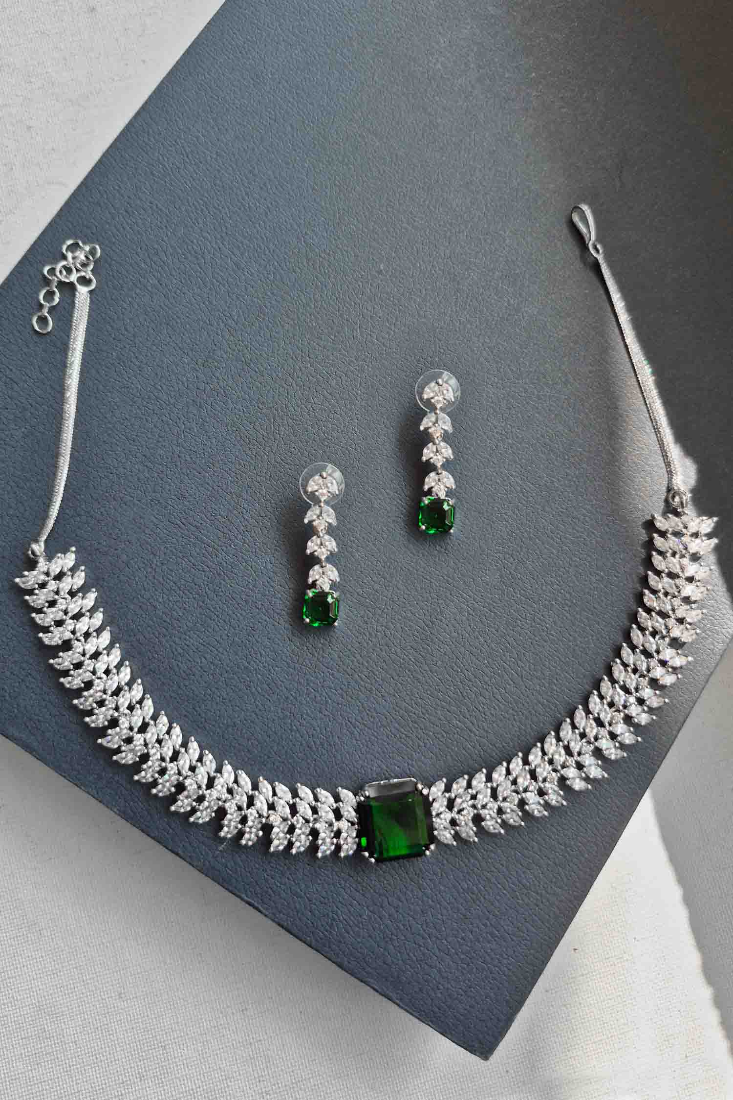 Estela Diamond Necklace Set