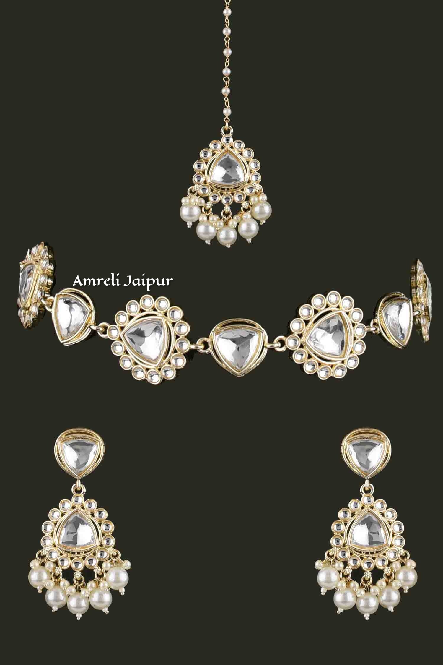 Sleek Kundan Necklace Set