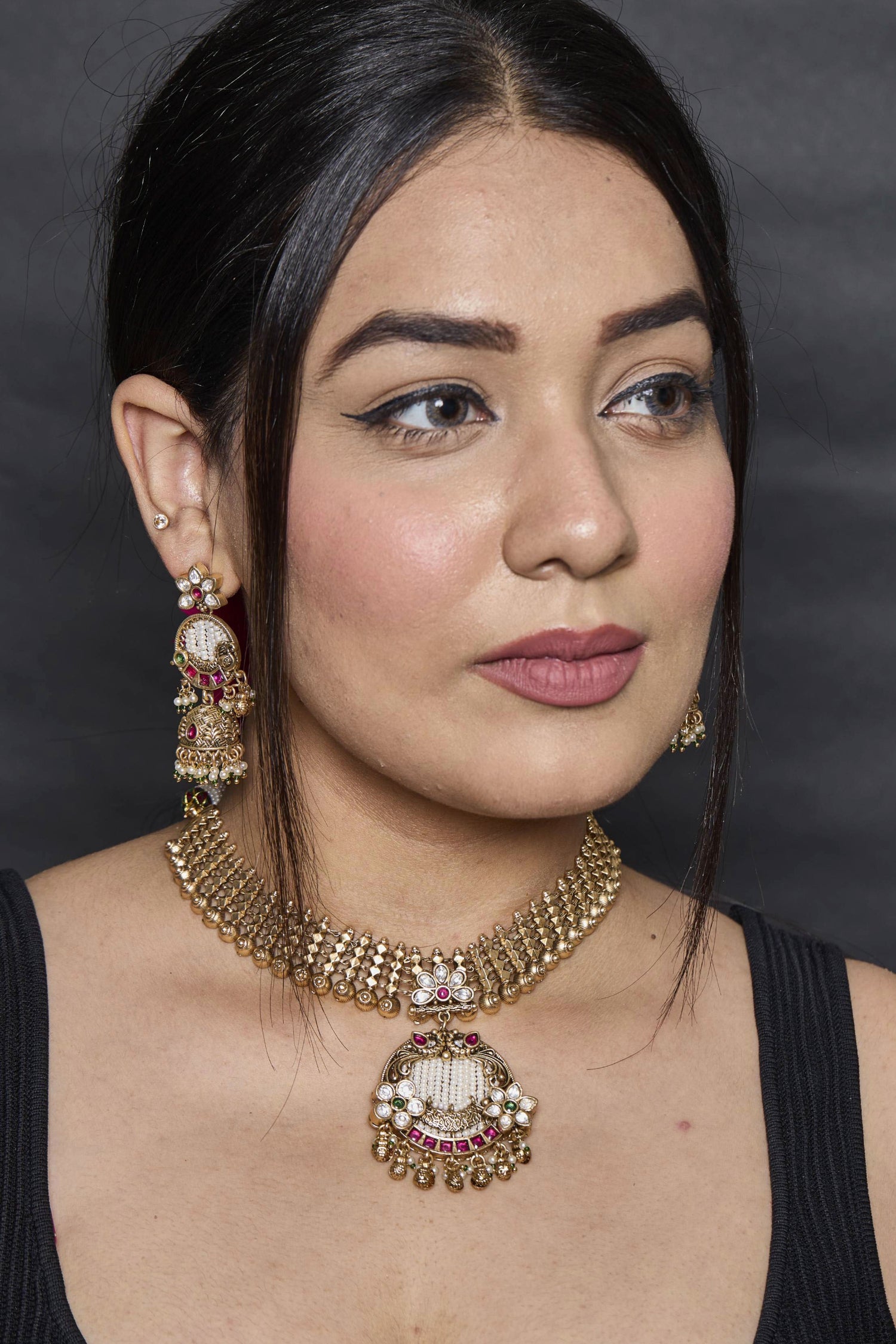 Aaiina Temple Gold Set