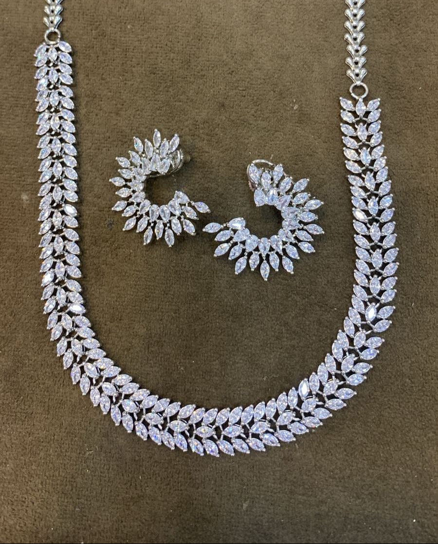 Valeria Diamond Necklace Set