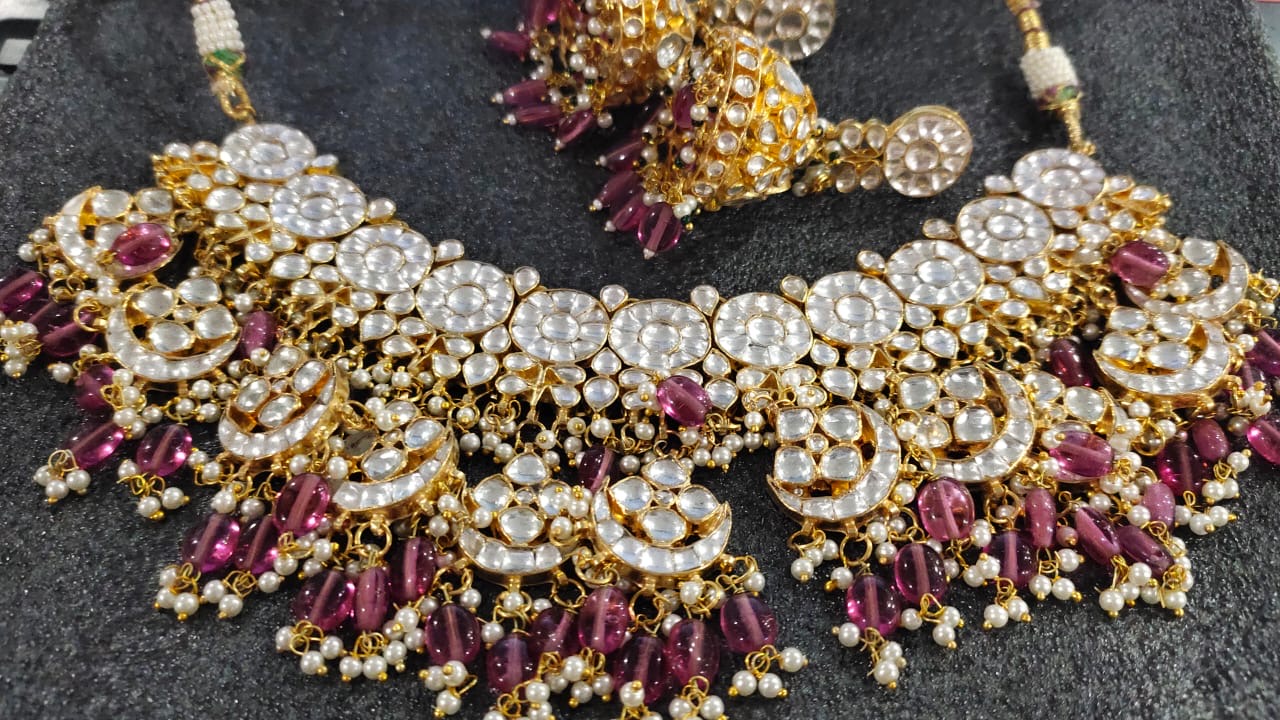 Neer Pachi Kundan Set