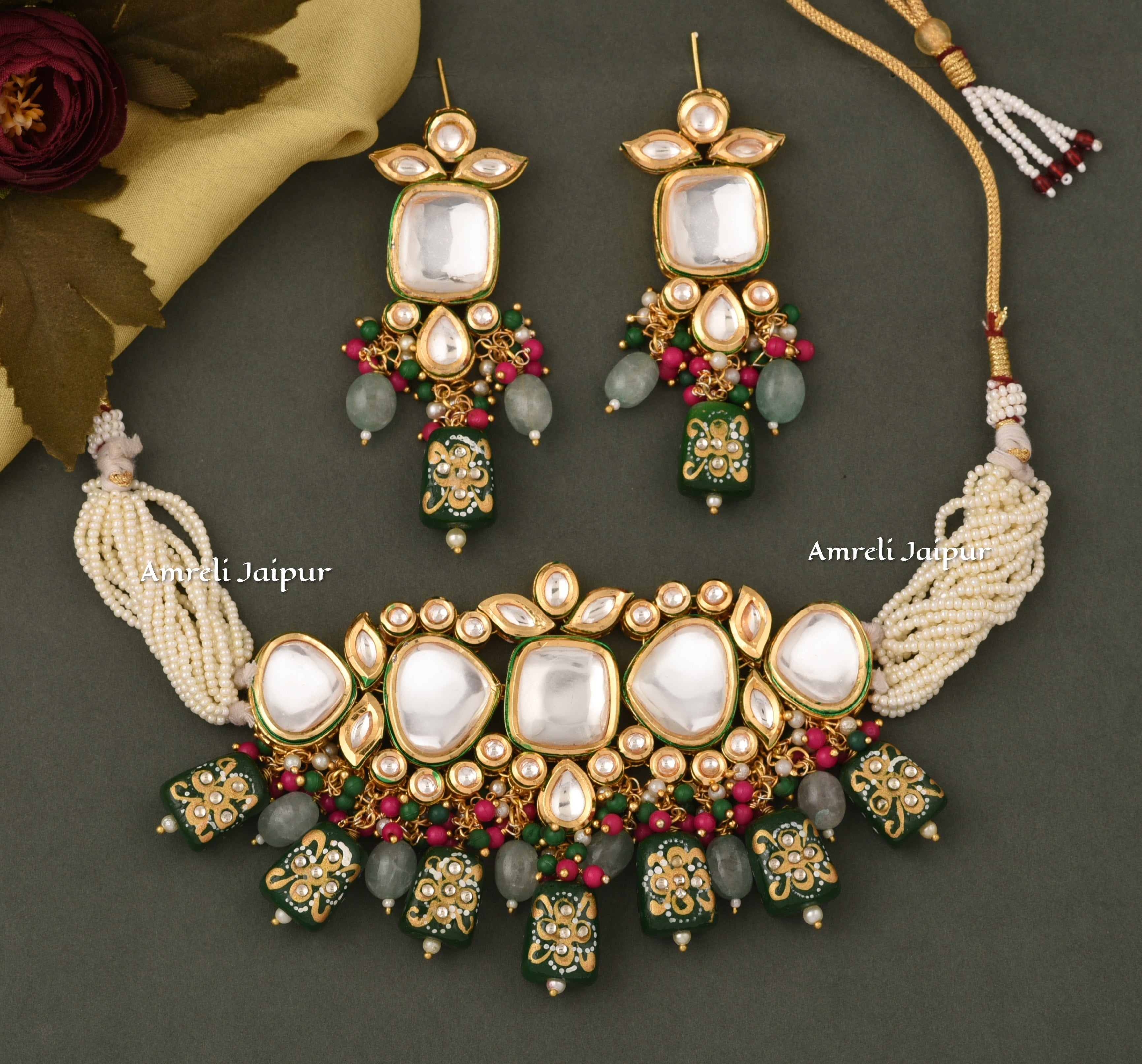 Anura Choker Set