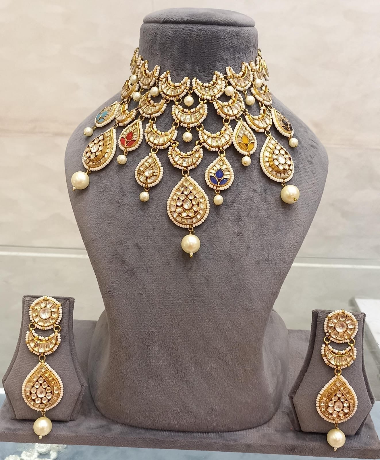Niamhi Polki Kundan Set