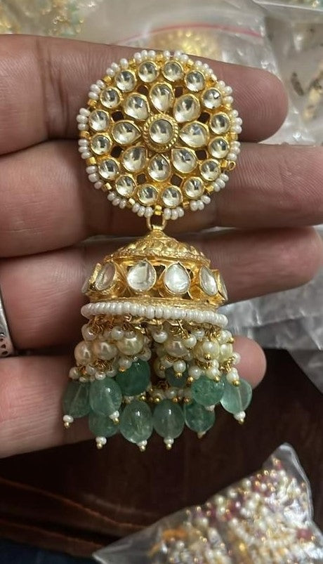 Fiadh Pachi Kundan Jhumkas