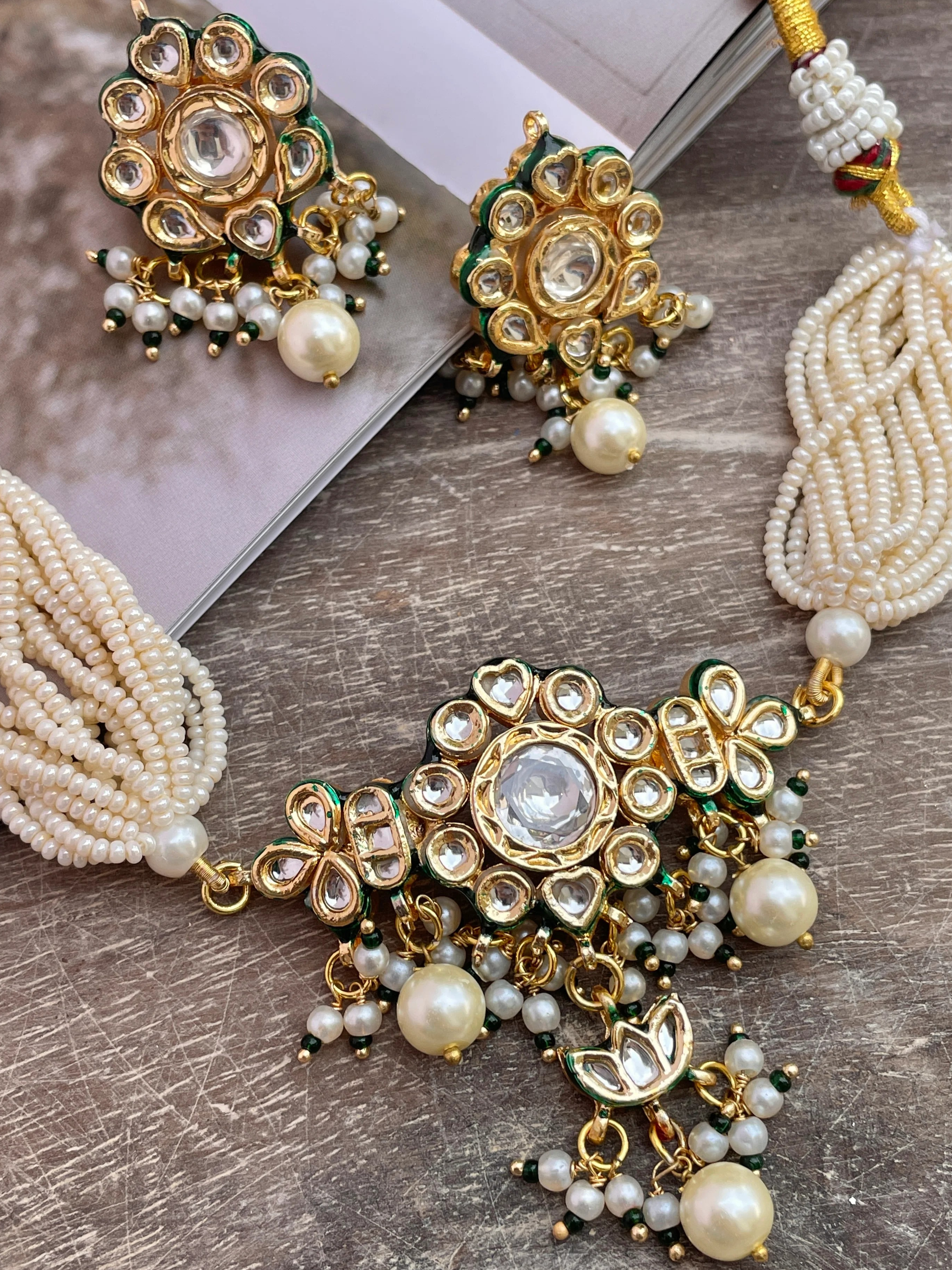 Aaditri Kundan Choker Set