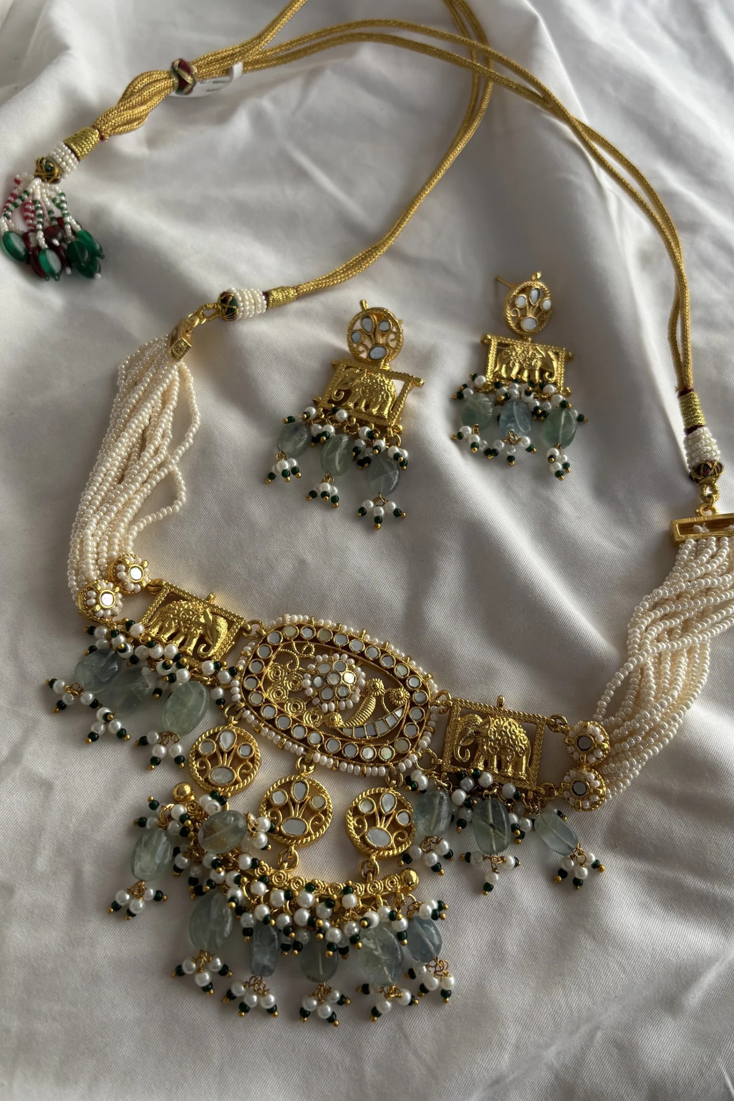 Aynoor Gold Pachi Kundan Set