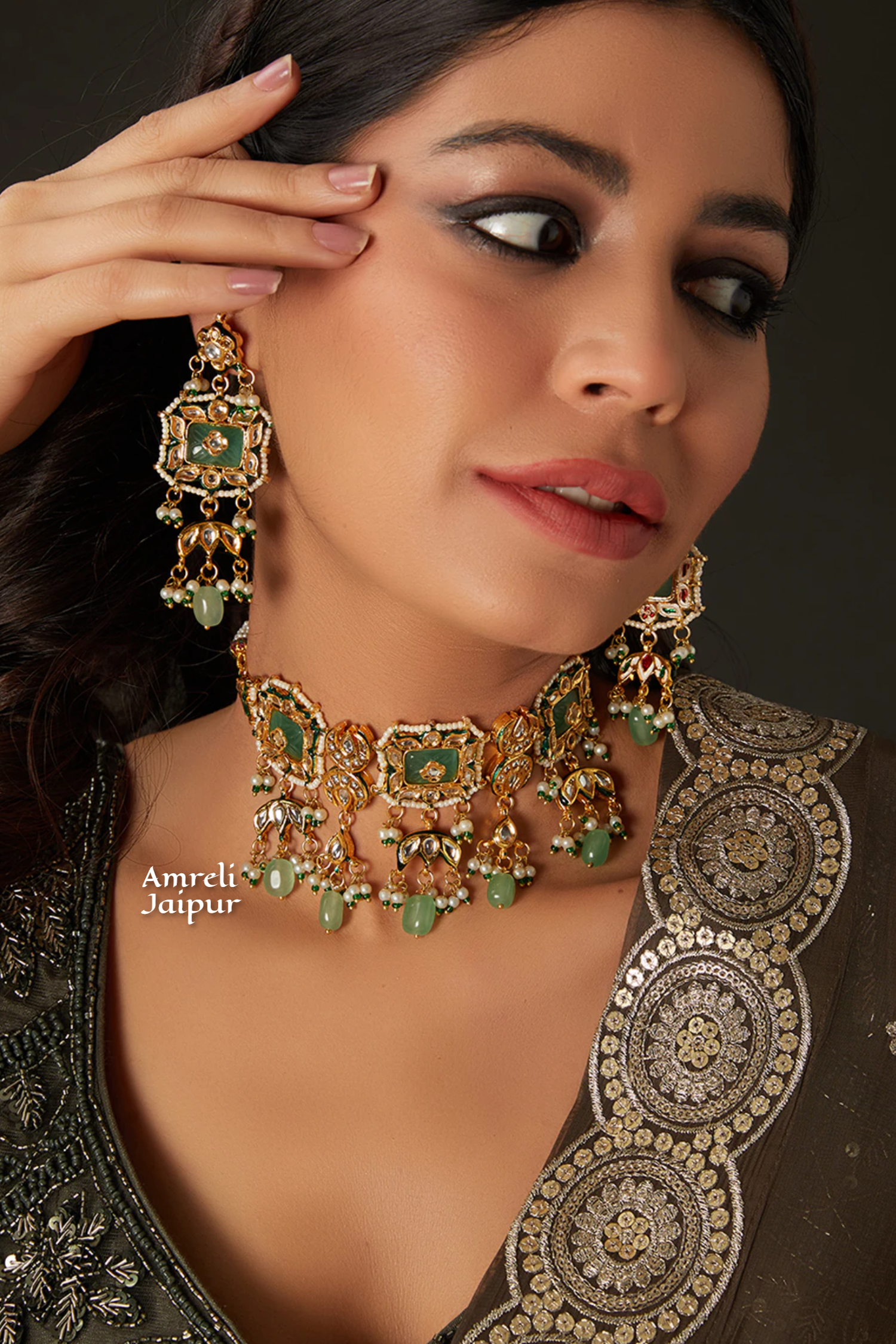 Asika Kundan Choker Set