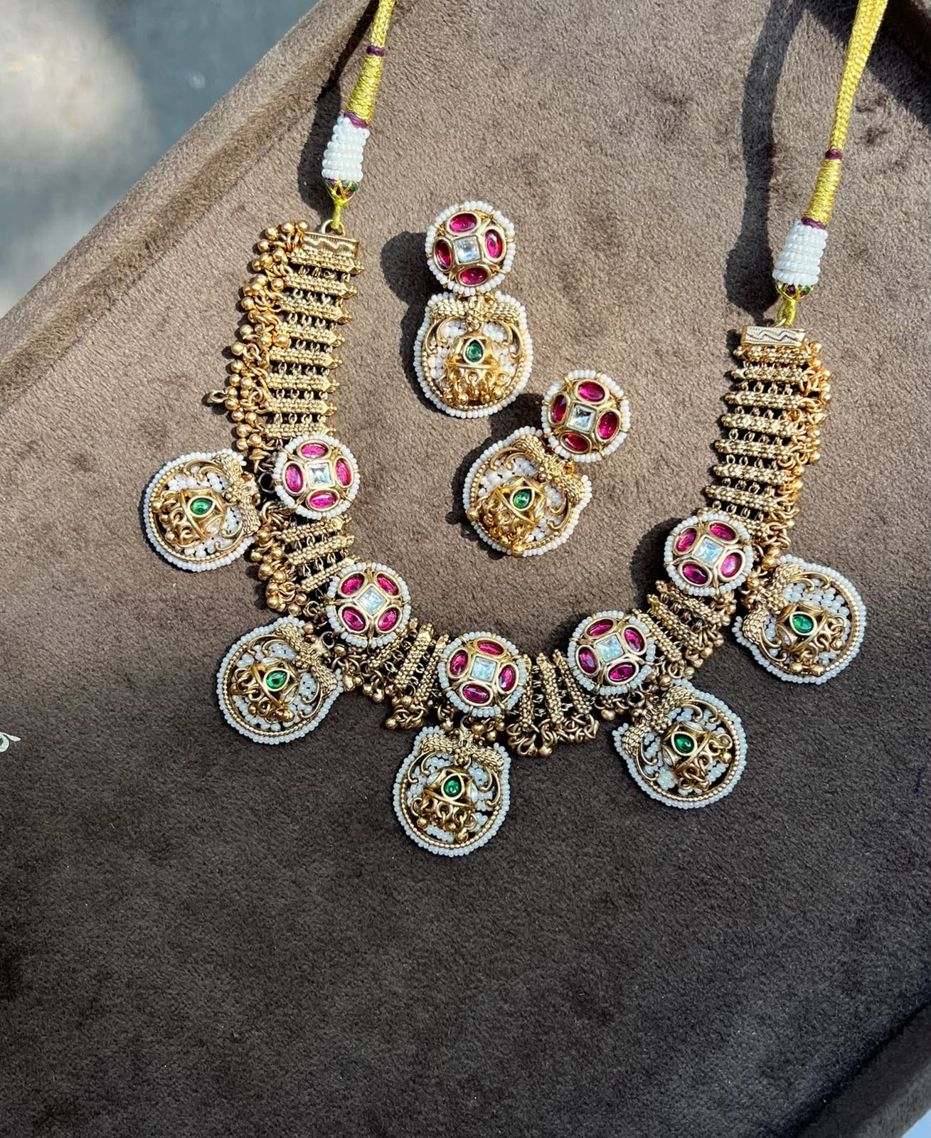 Ubika Temple Gold Set