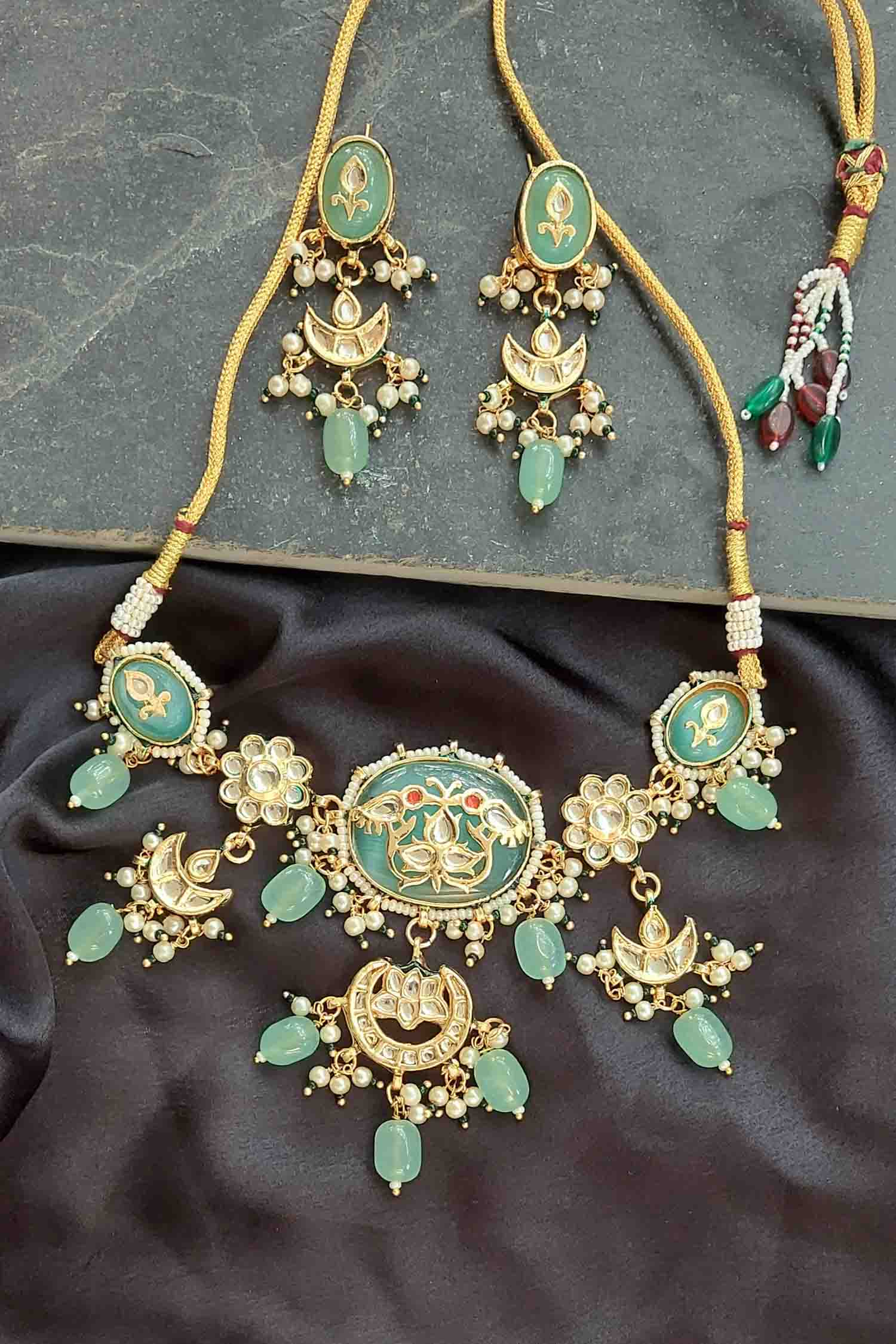 Harini Carving Kundan Choker Set