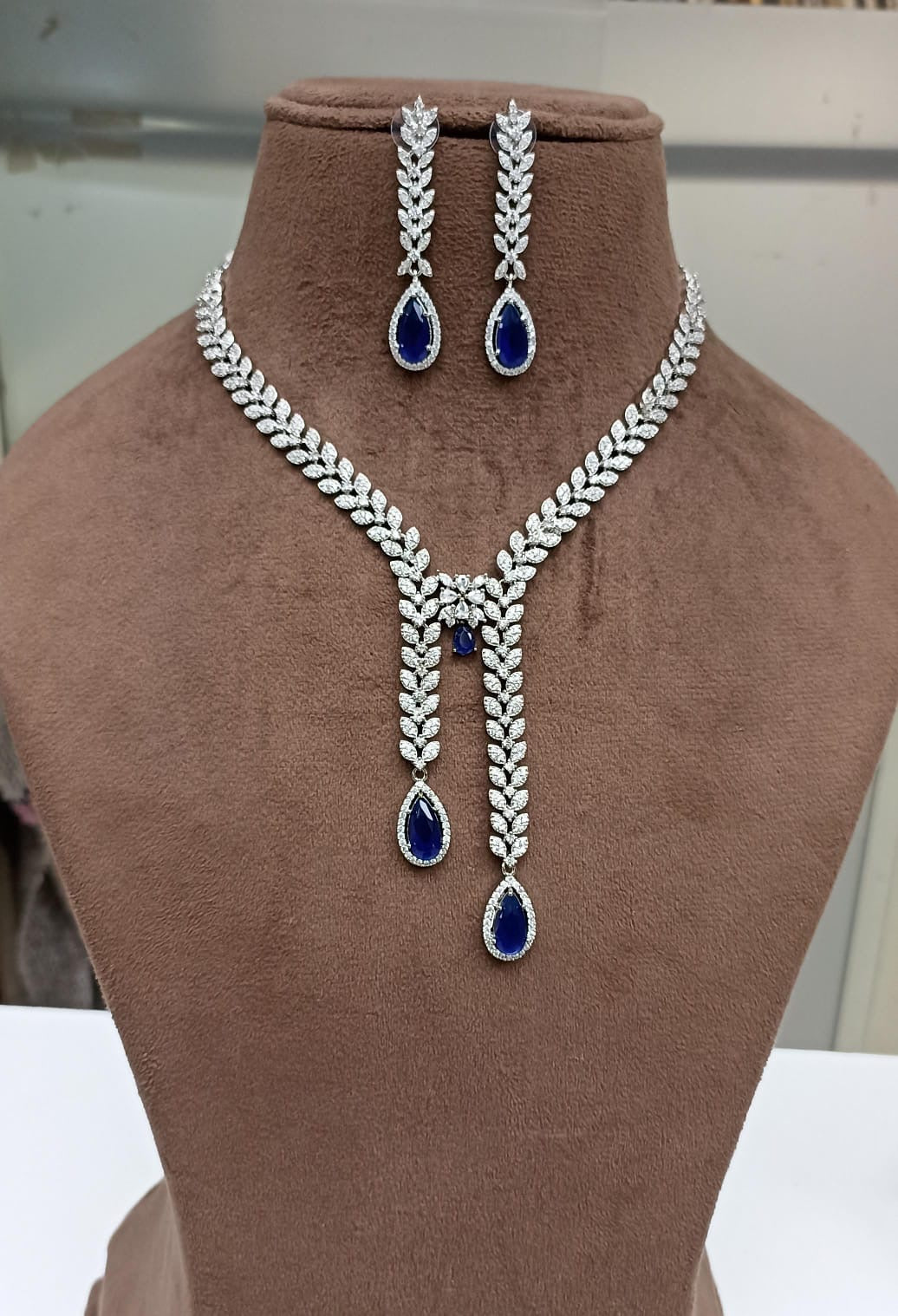 Alma Diamond Necklace Set