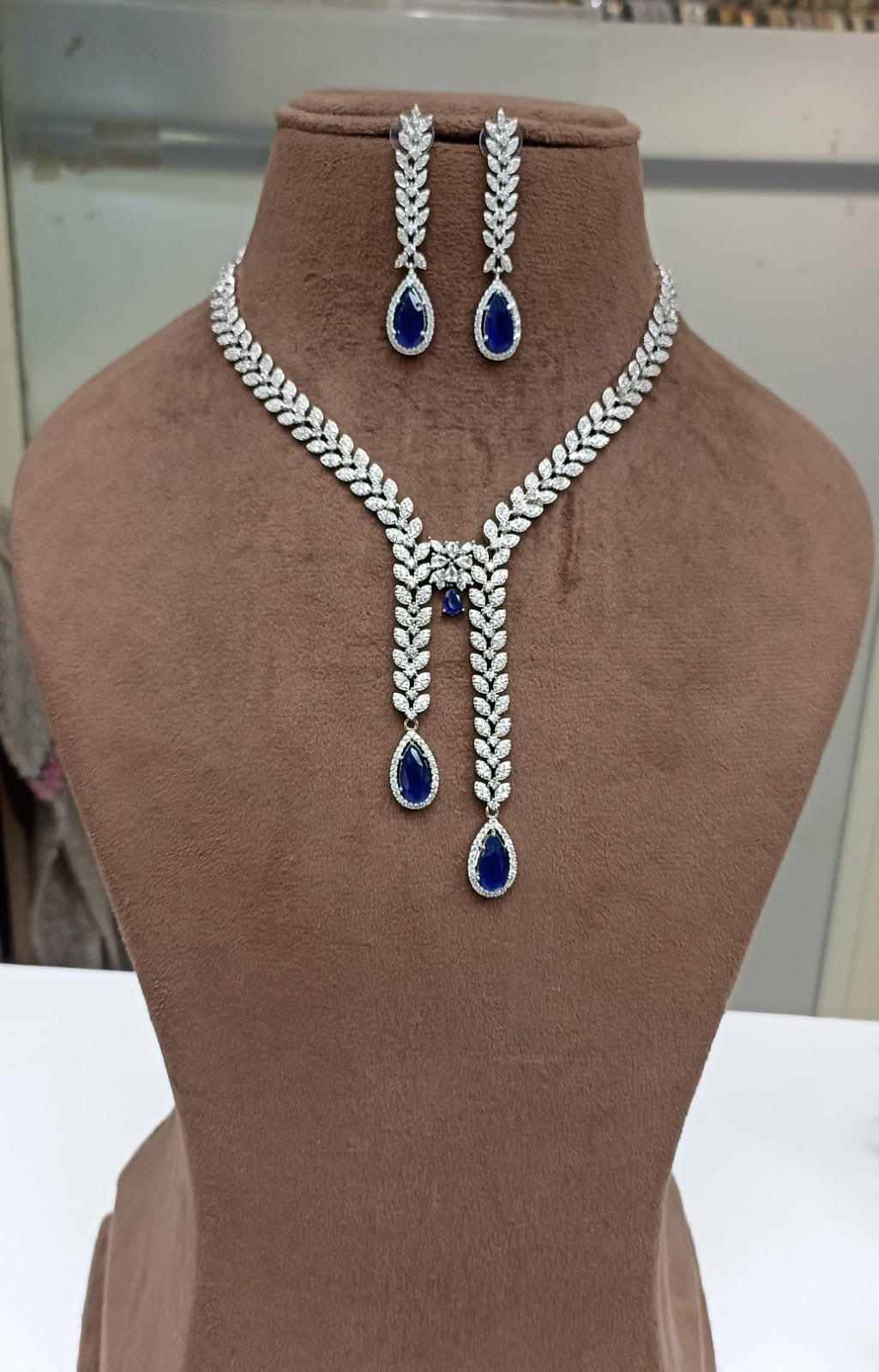 Alma Diamond Necklace Set