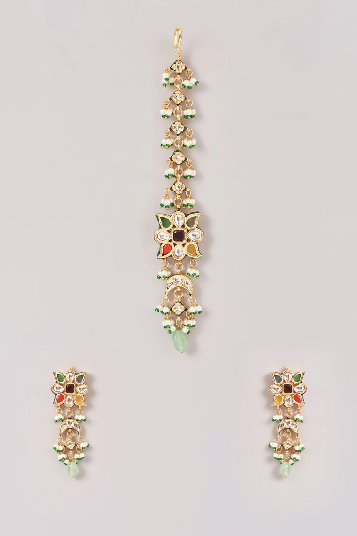 Nirvi Kundan Earrings With Maangtika