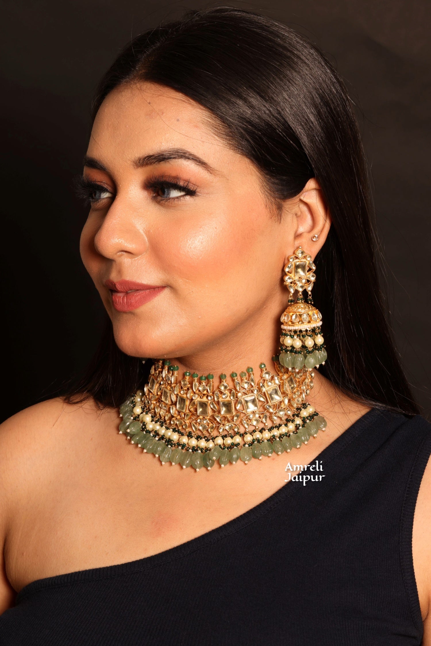 Eiesha Pachi Kundan Choker Set