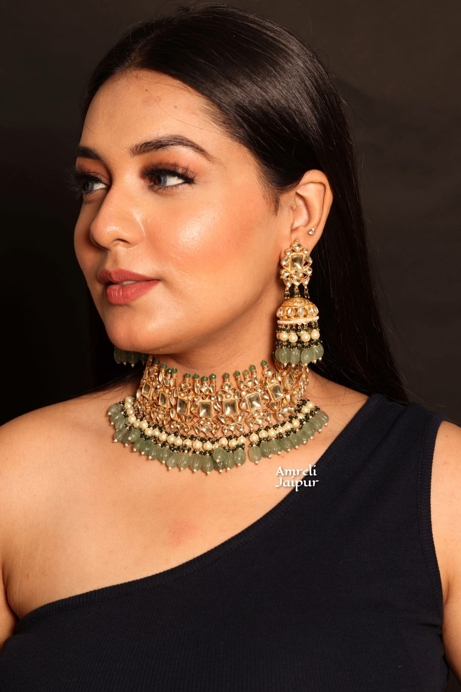 Eiesha Pachi Kundan Choker Set