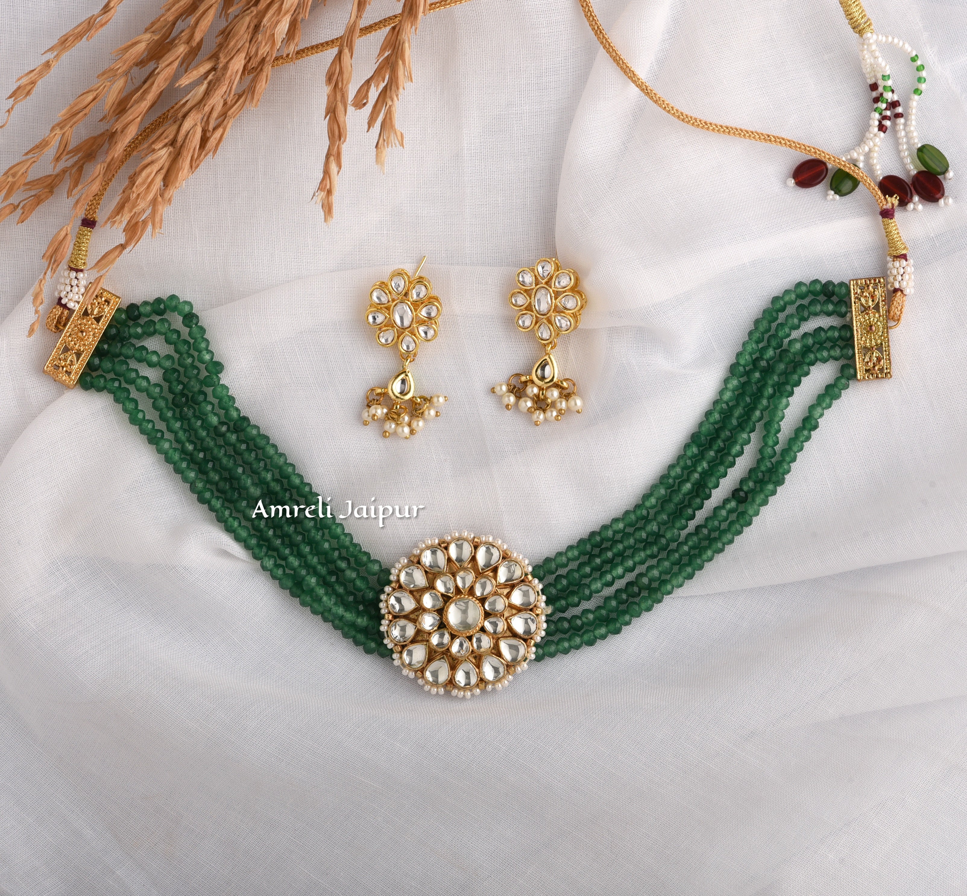 Trisa Pachi Kundan Choker Set