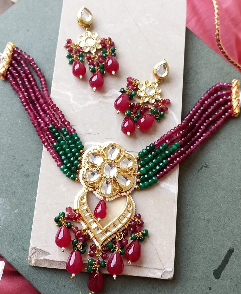 Vinkre Kundan Choker Set