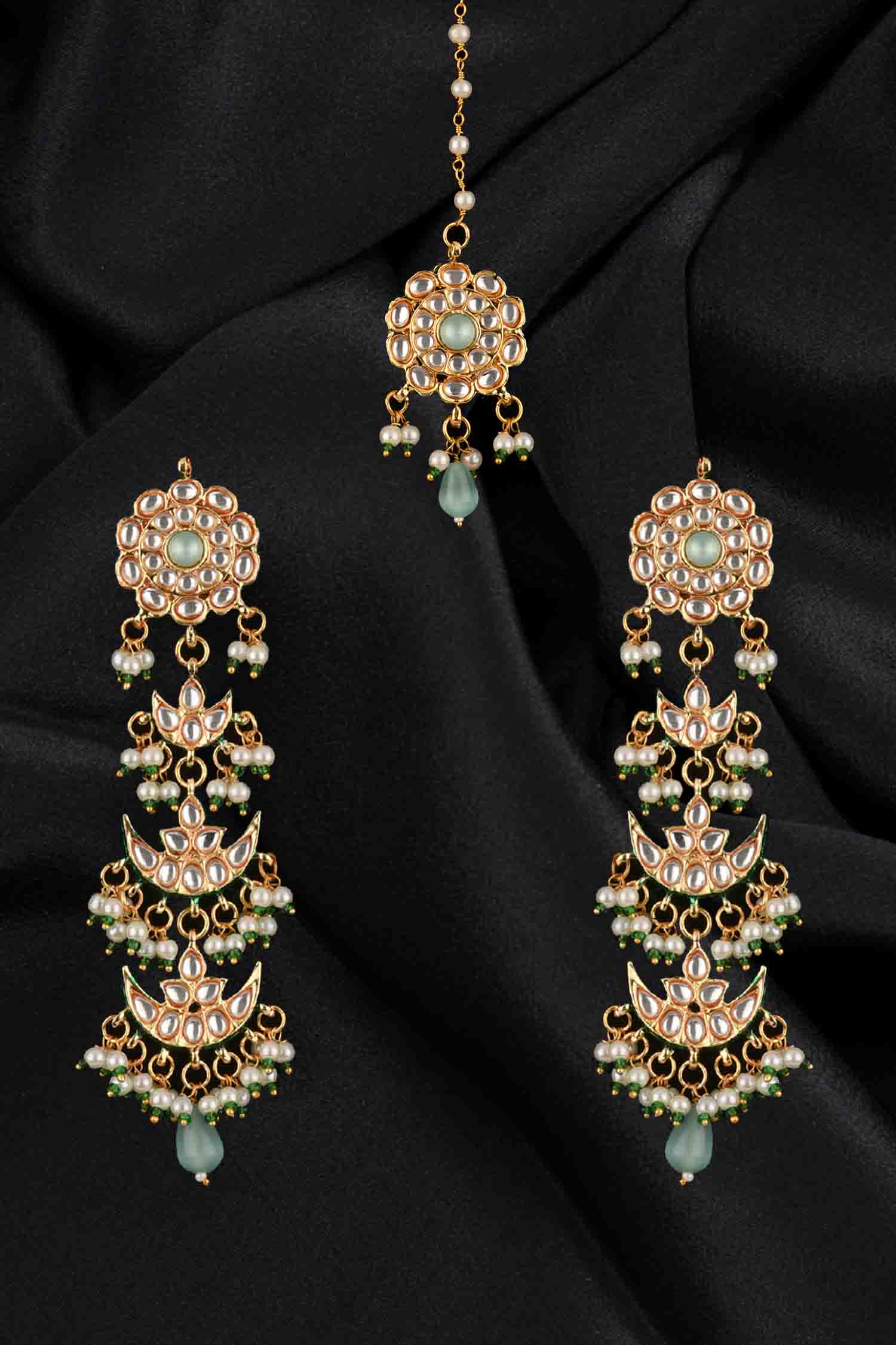 Aumya Kundan Choker Set