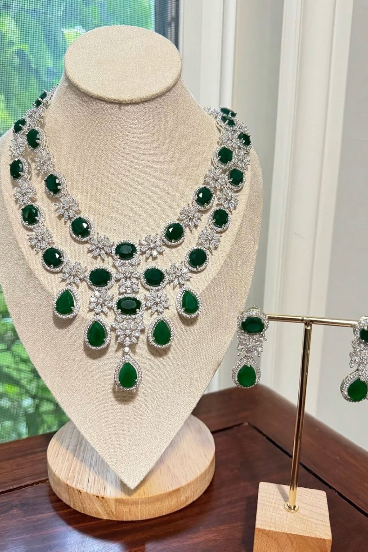 Roseta Emerald Necklace Set