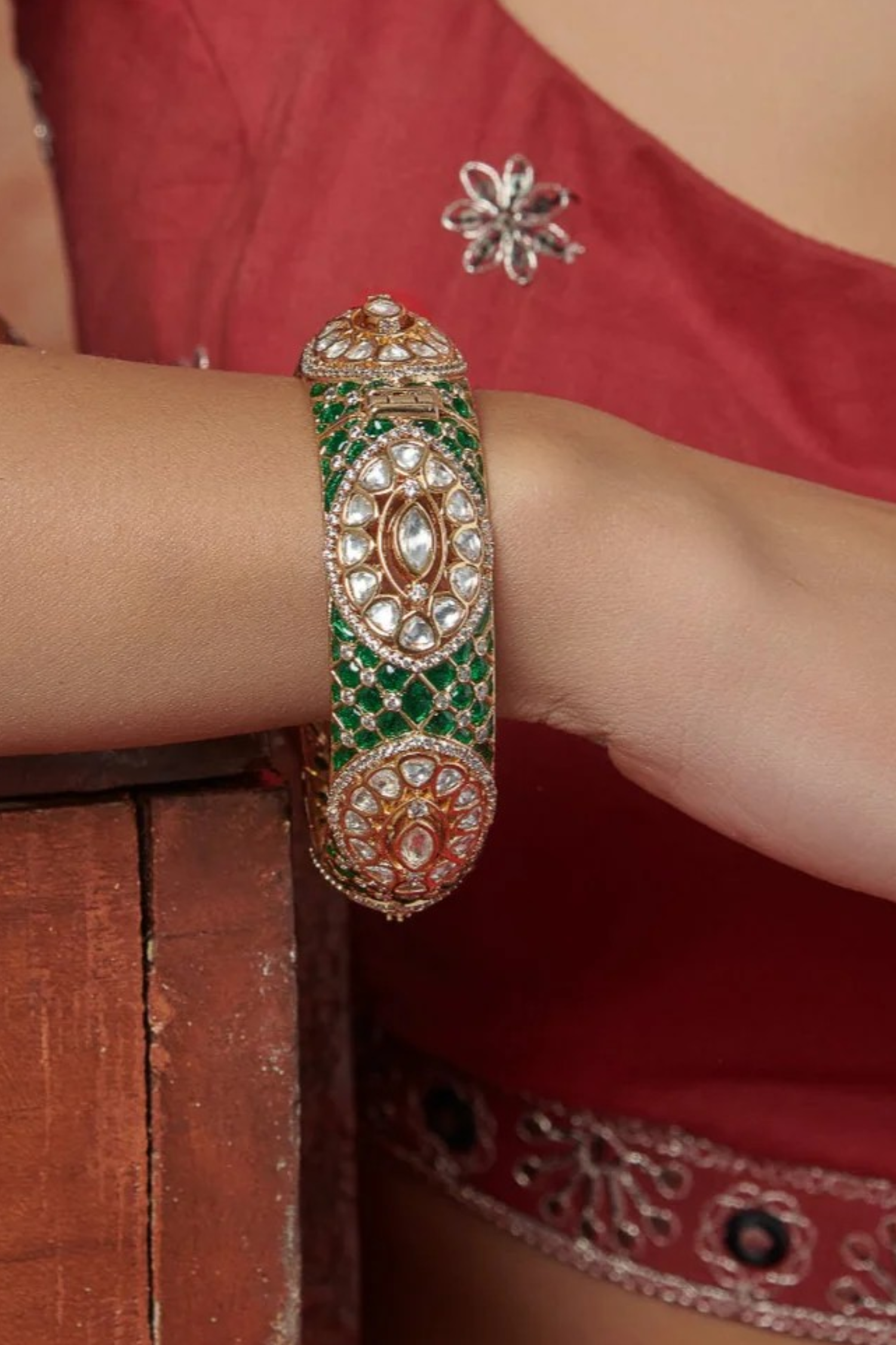Polki Emerald Bangles