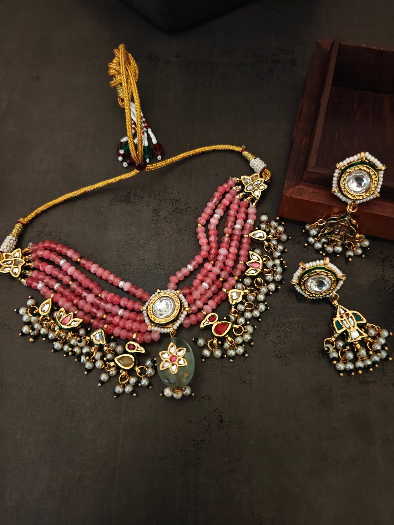 Farah Kundan Choker Set