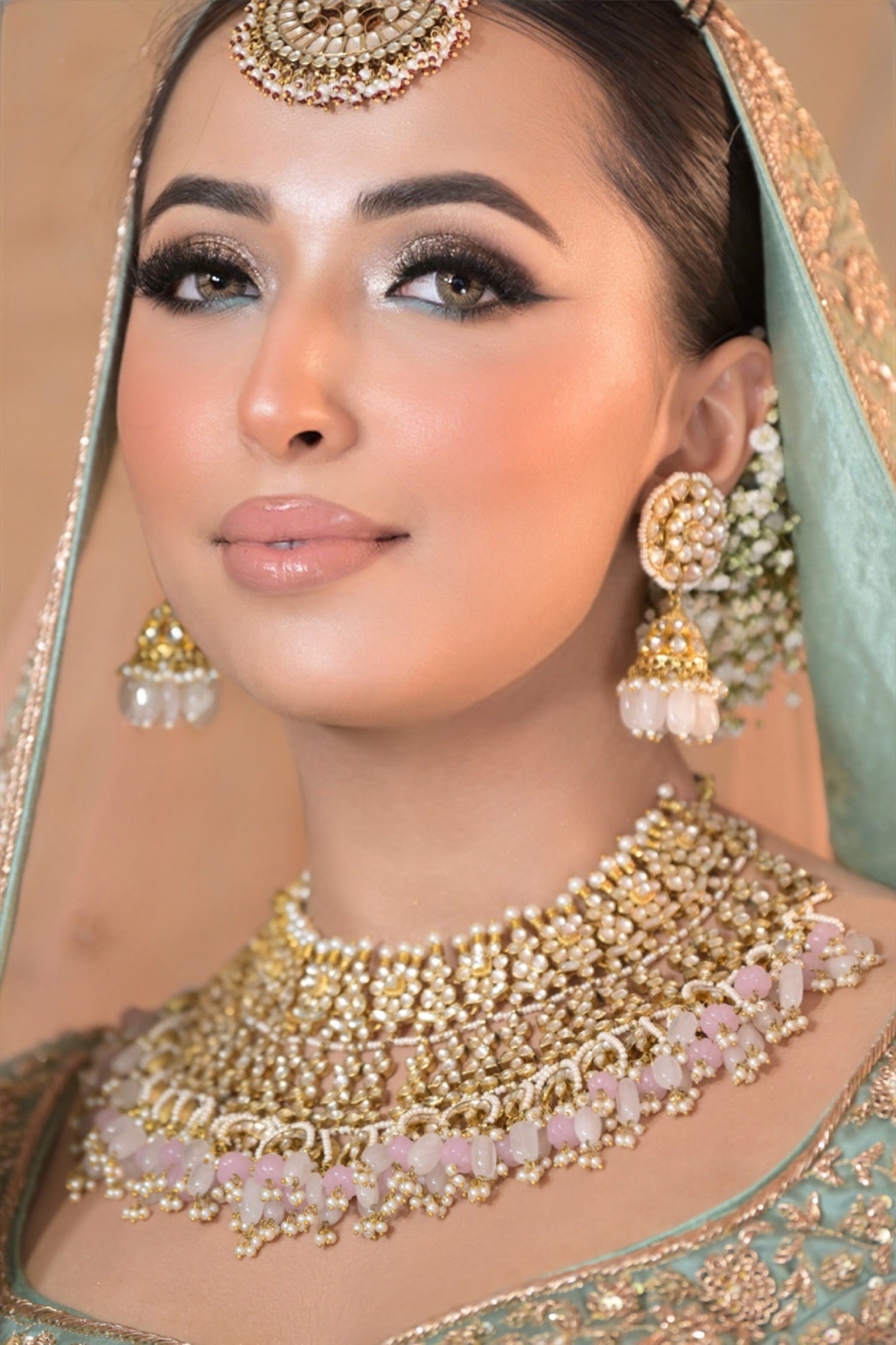 Krisi Pachi Kundan Bridal Set
