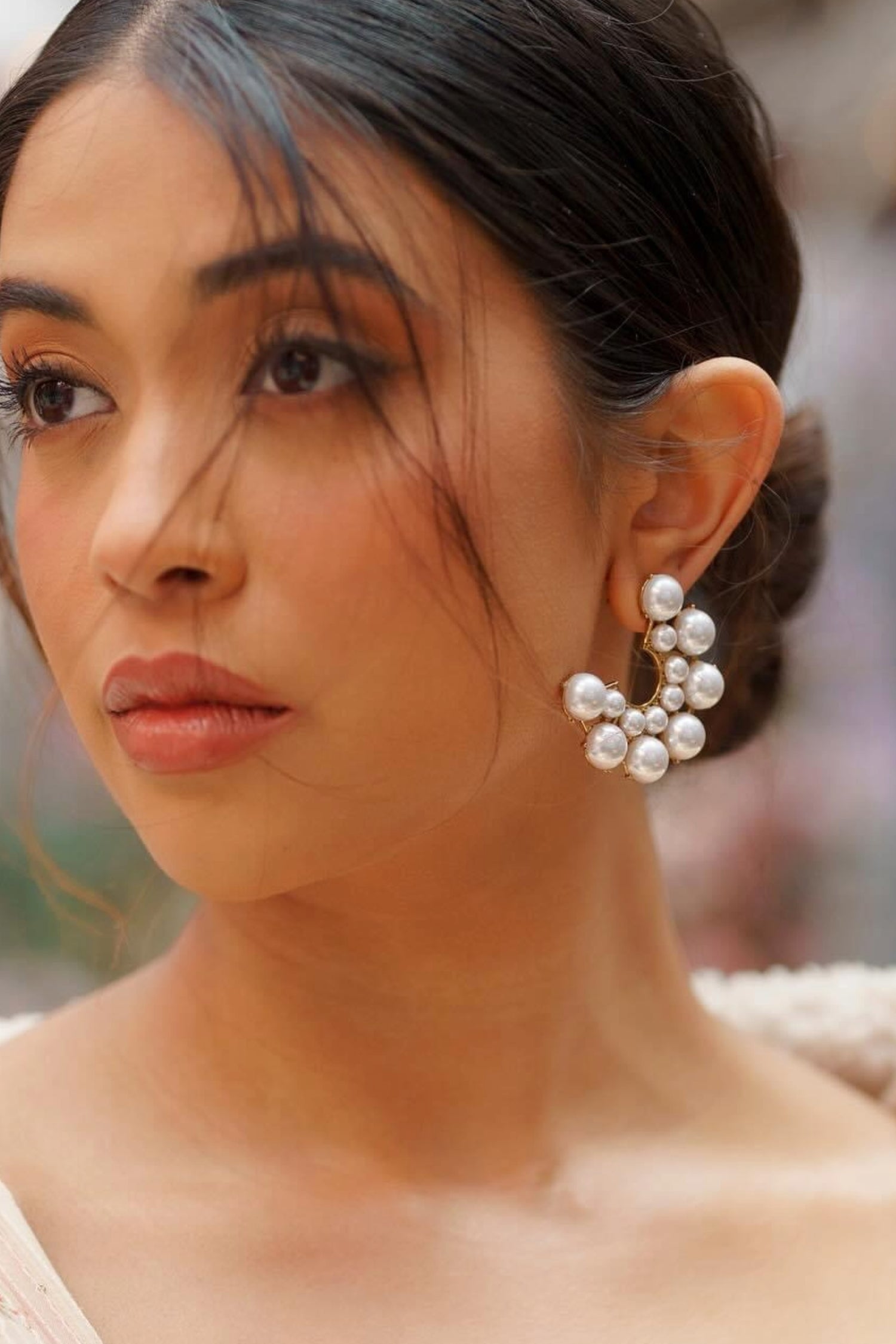 Dea Pearl Earrings