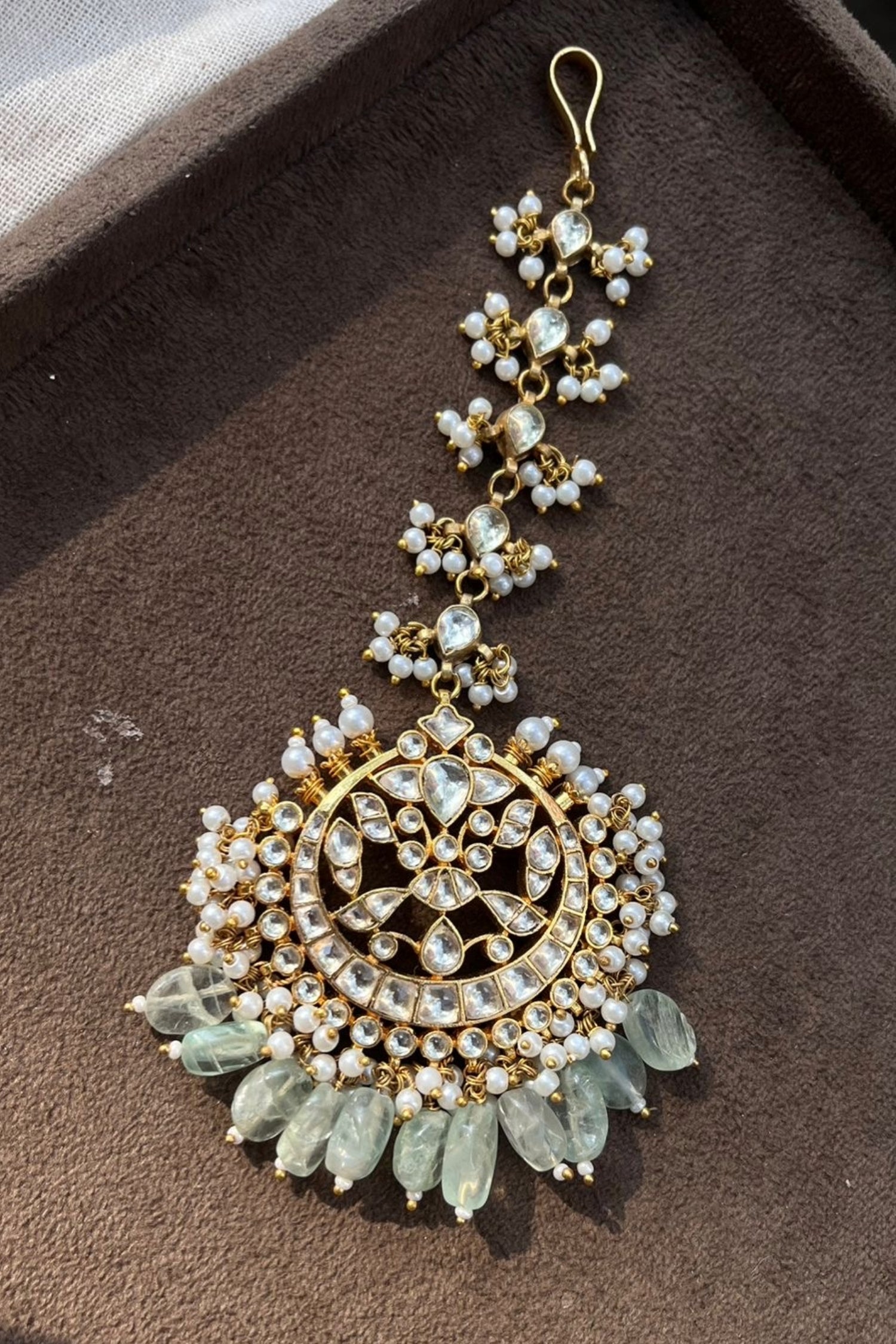 Pachi Kundan Maangtika
