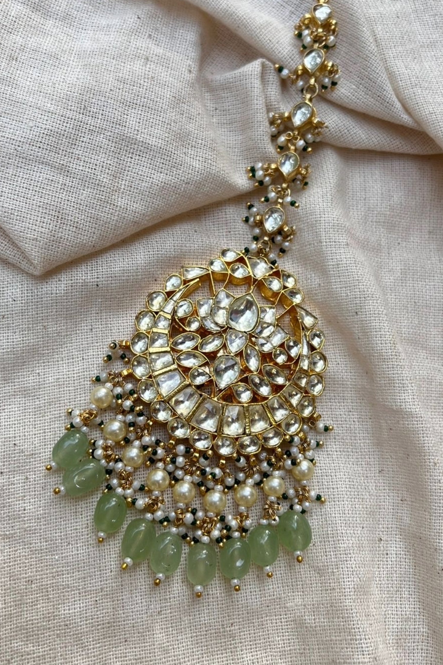 Pachi Kundan Maangtika