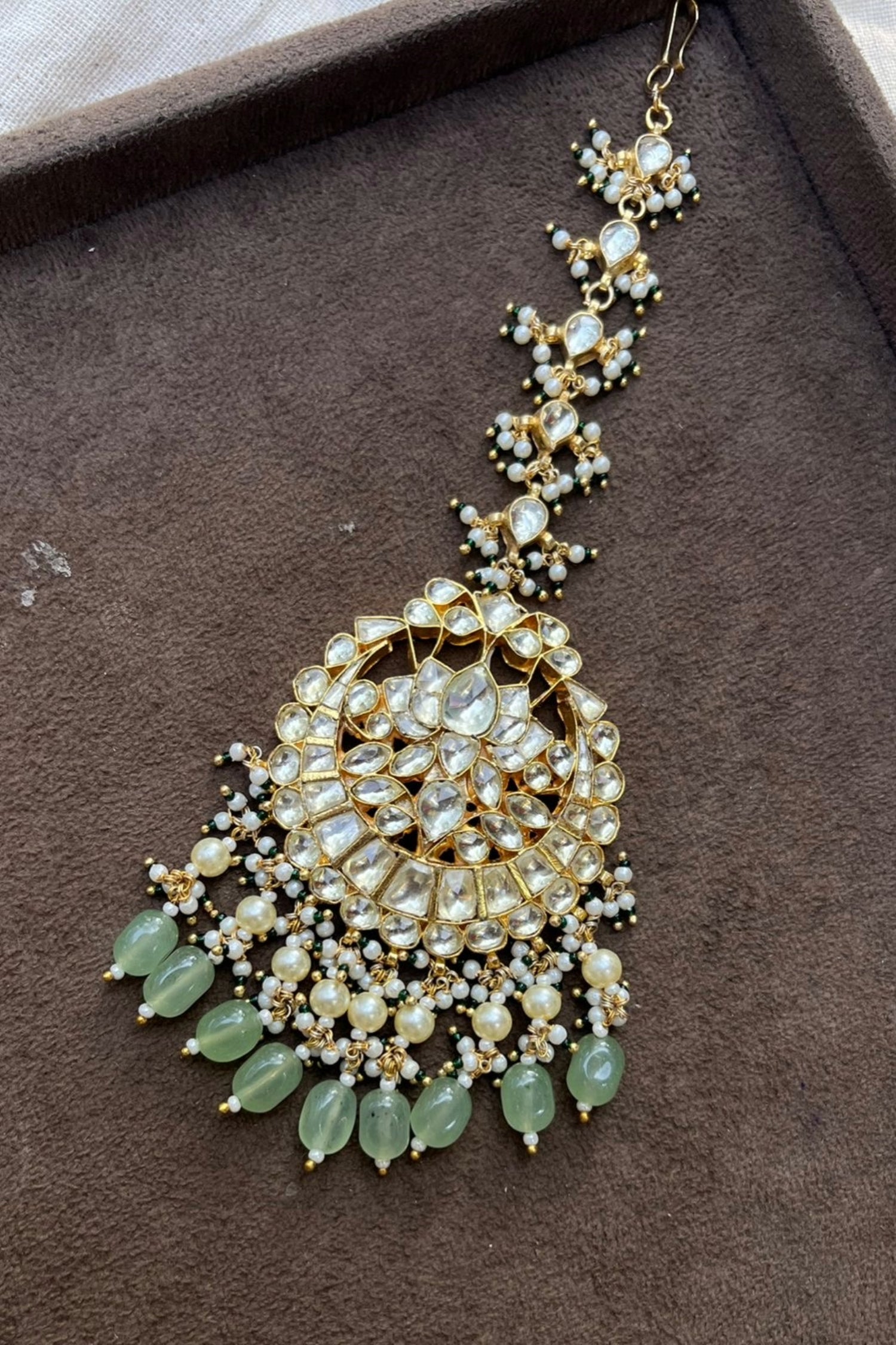Pachi Kundan Maangtika