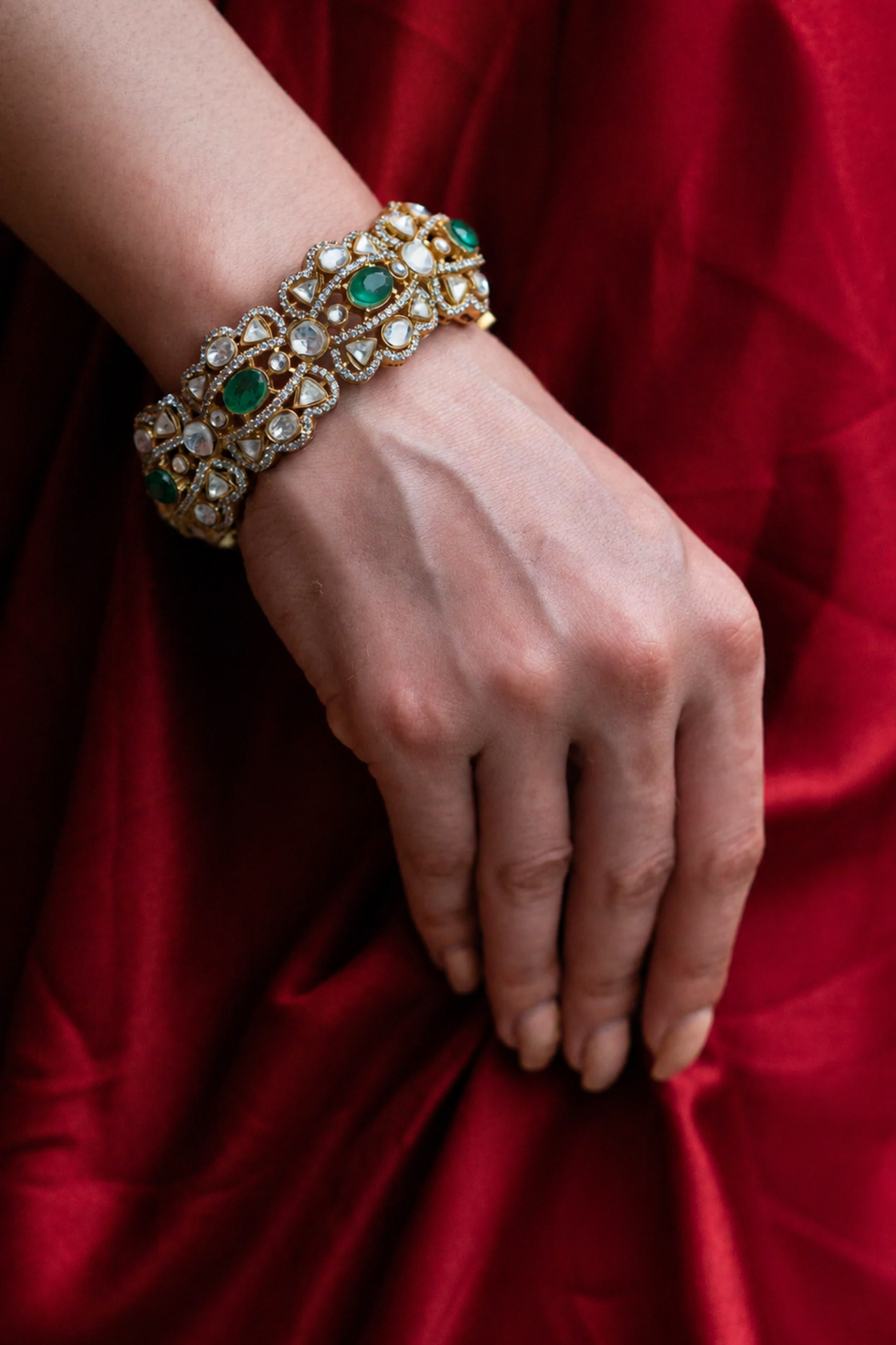 Polki Emerald Bangle