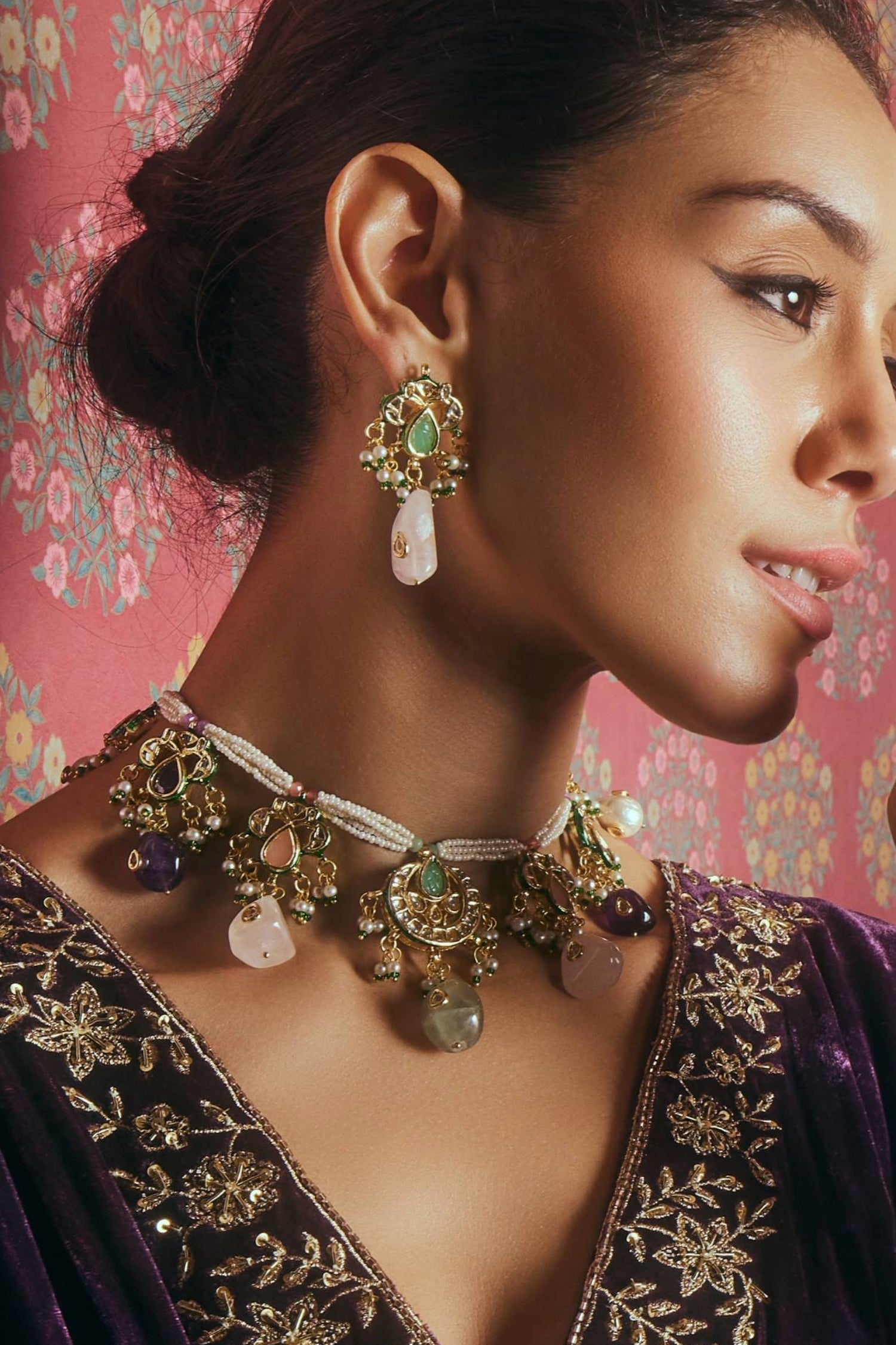Shariya Navratan Necklace Set