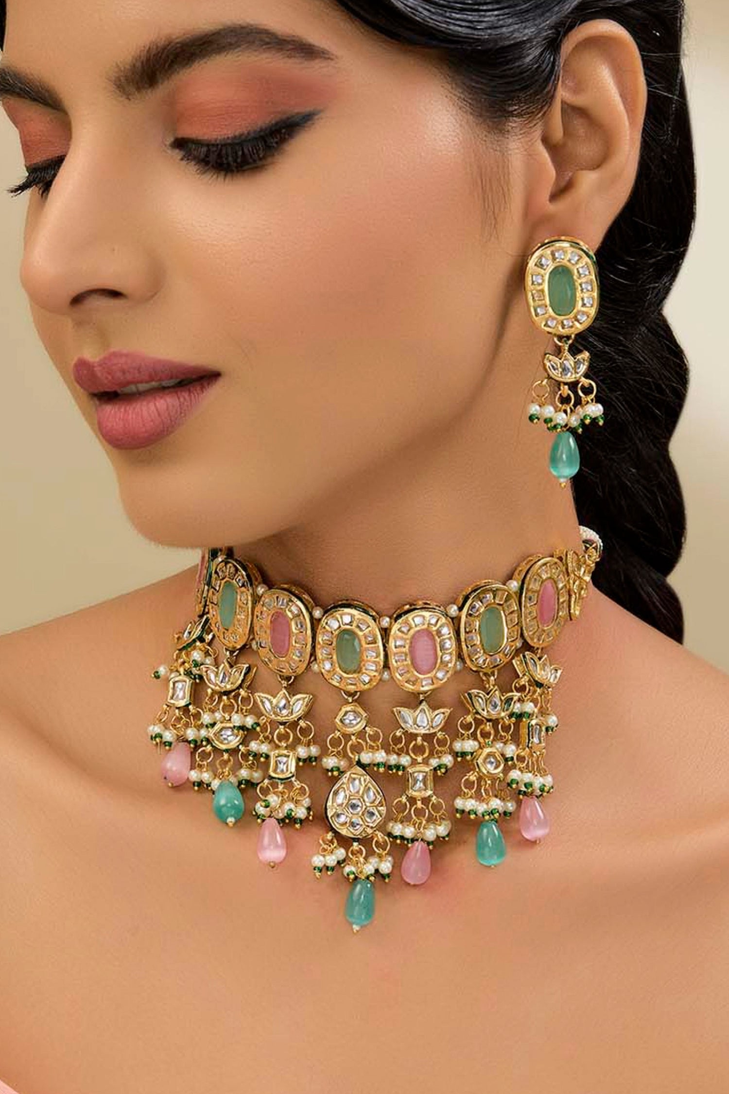 Tvisha Kundan Set