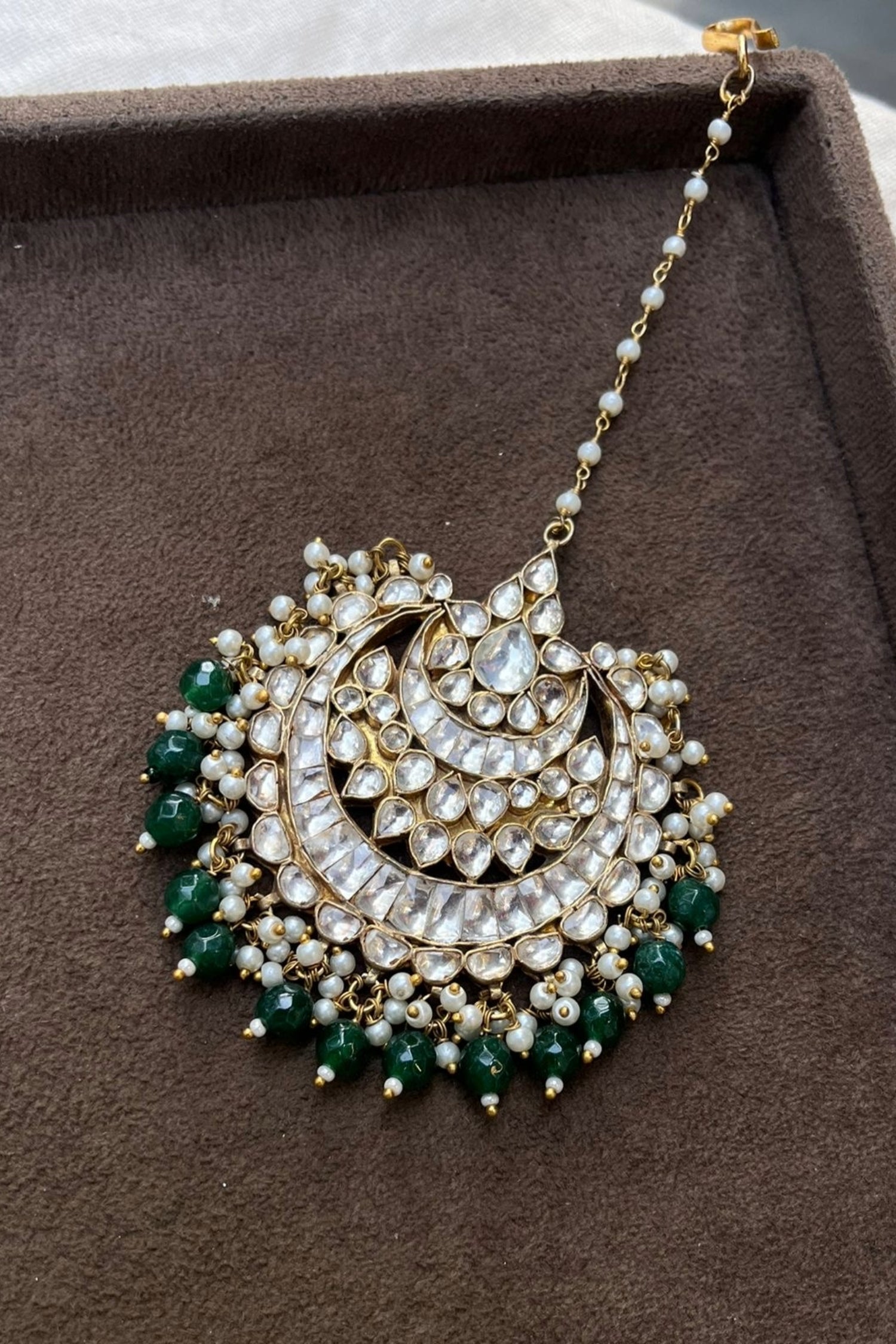 Pachi Kundan Maangtika