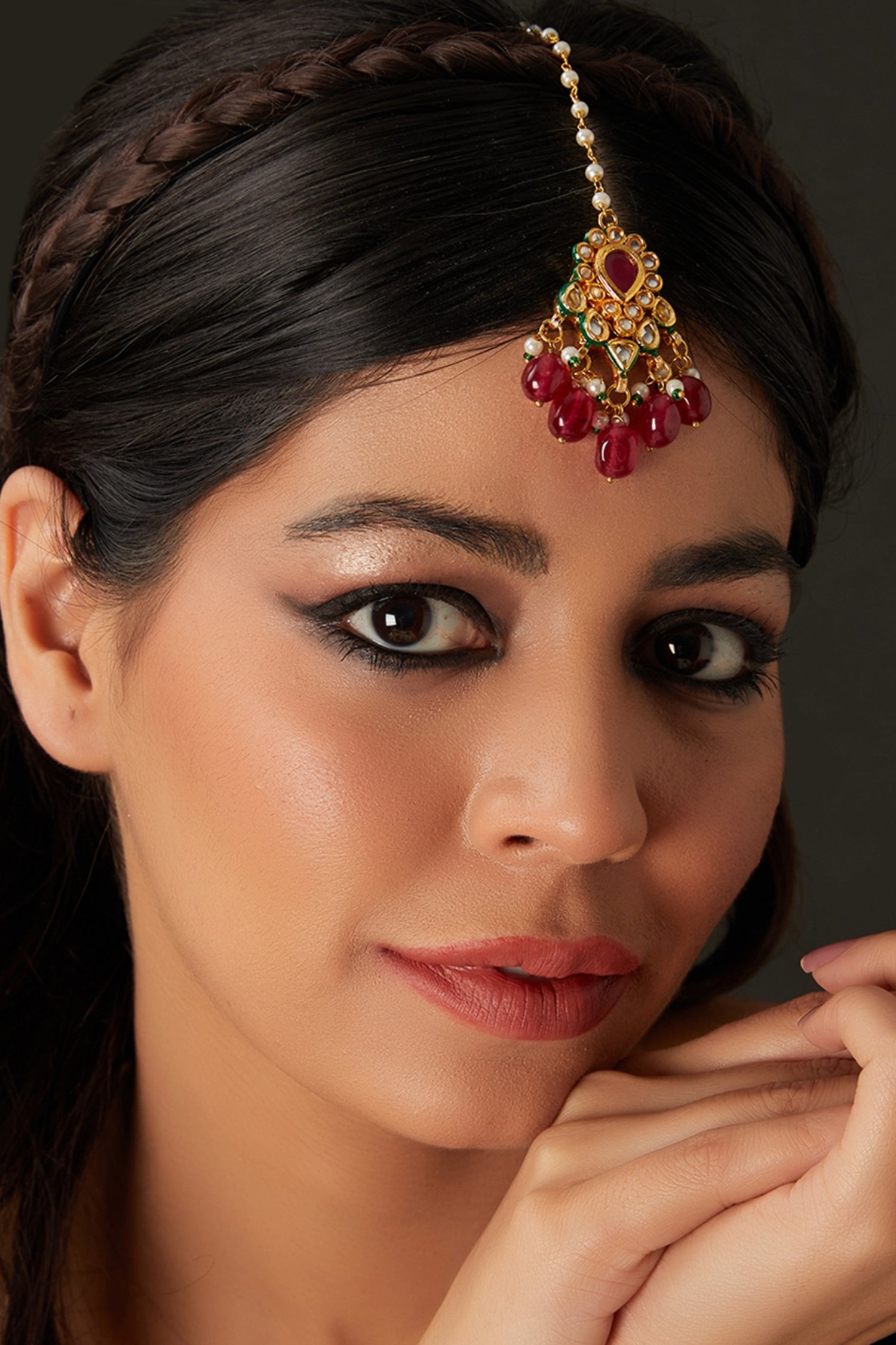 Kundan Maangtika