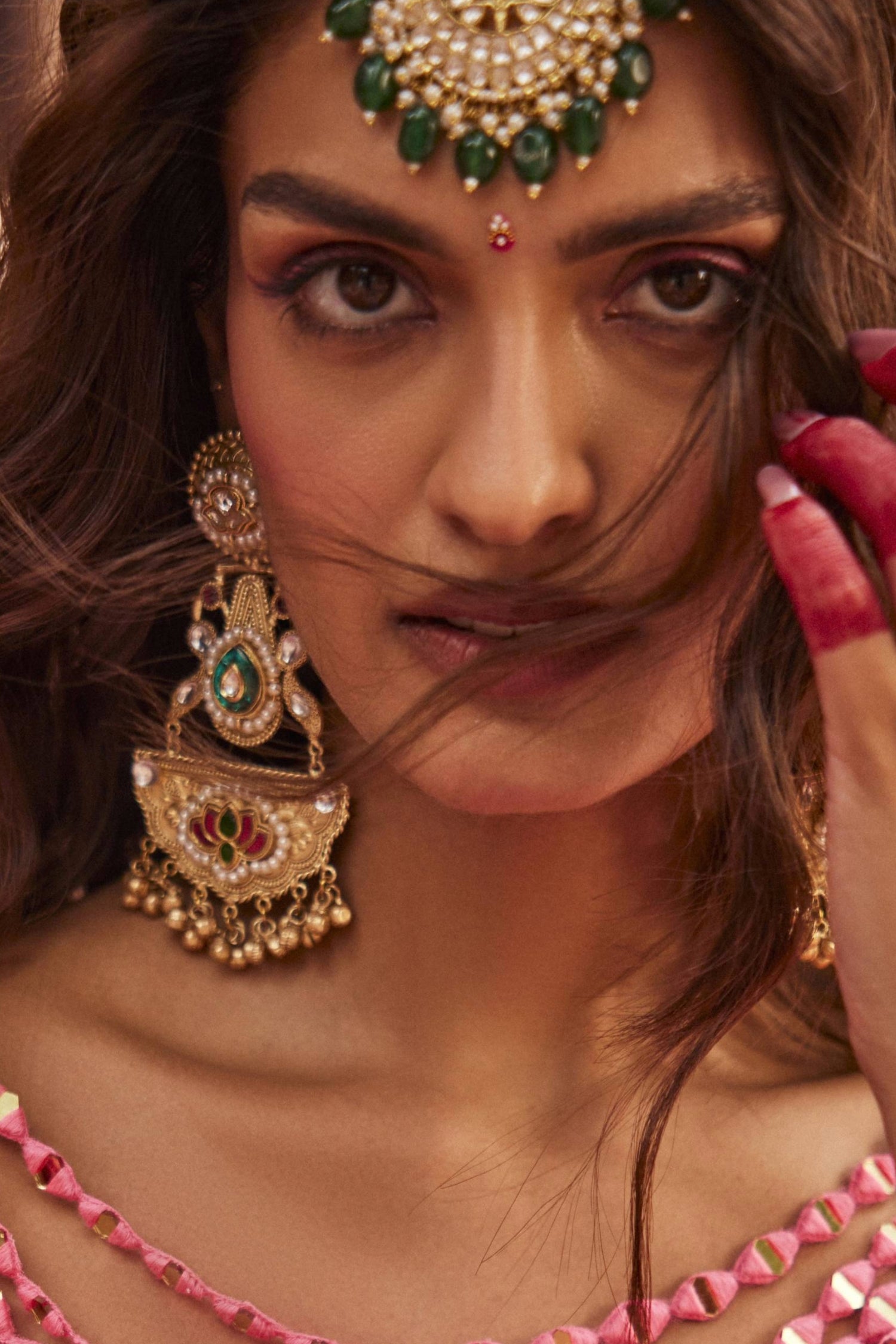 Anam Gold Dangler Earrings
