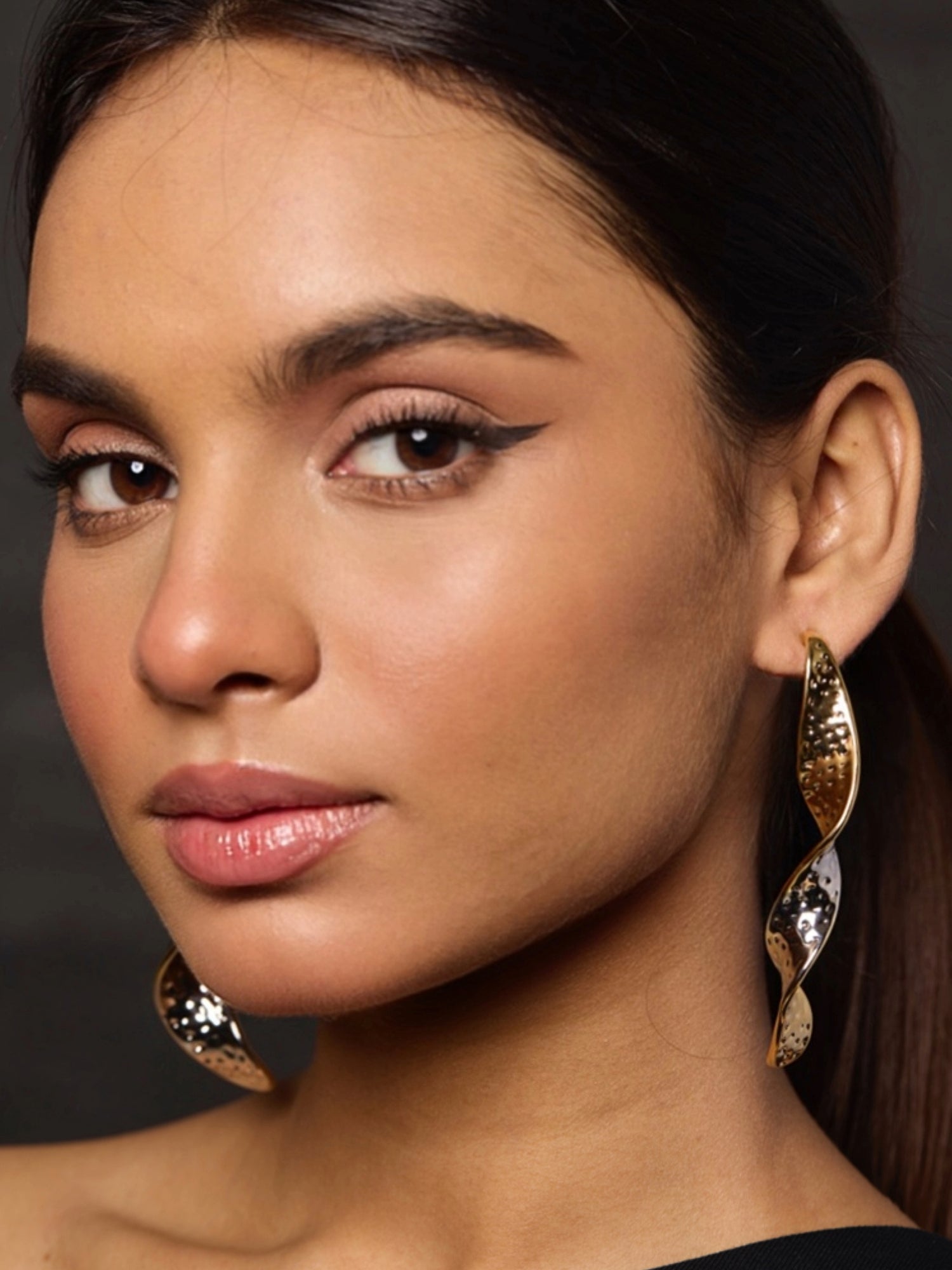 Nocturna Twisted Drop Earrings