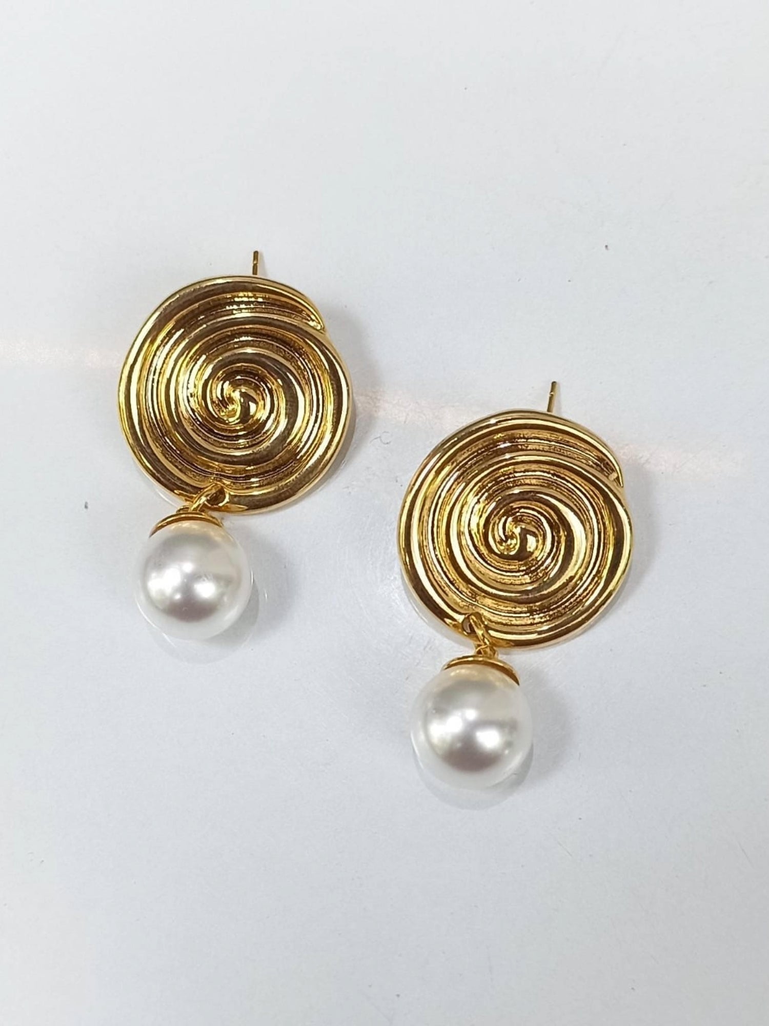 Oria Spiral Pearl Earrings