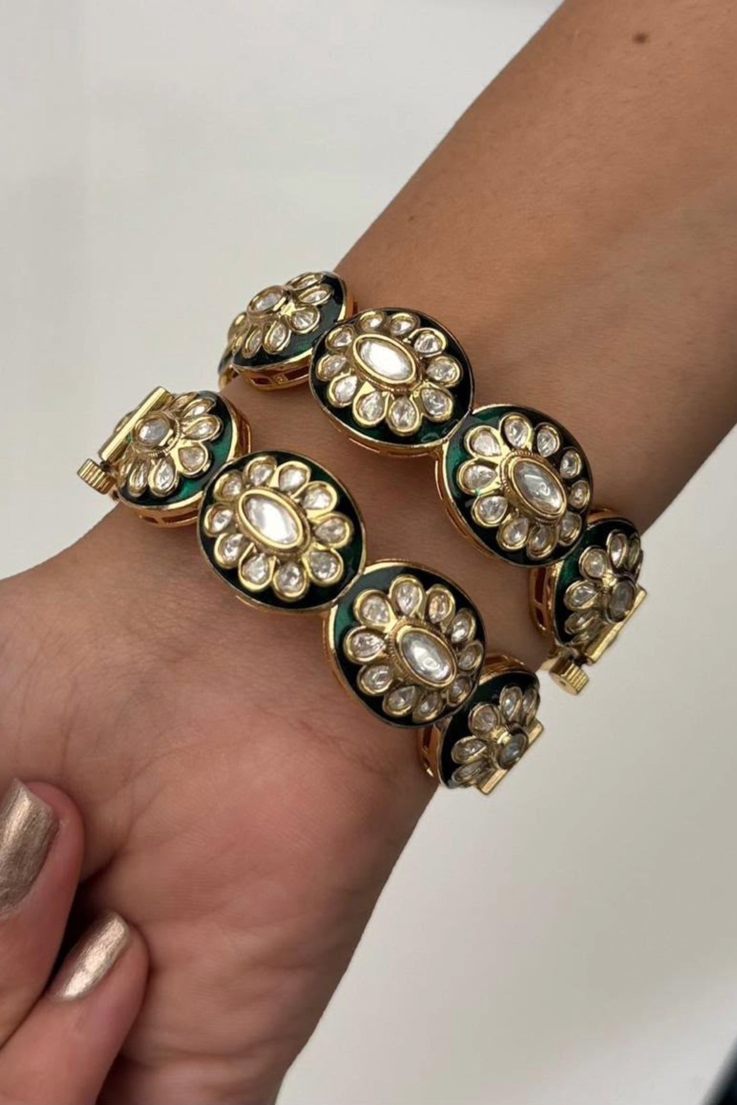 Polki Emerald Bangles