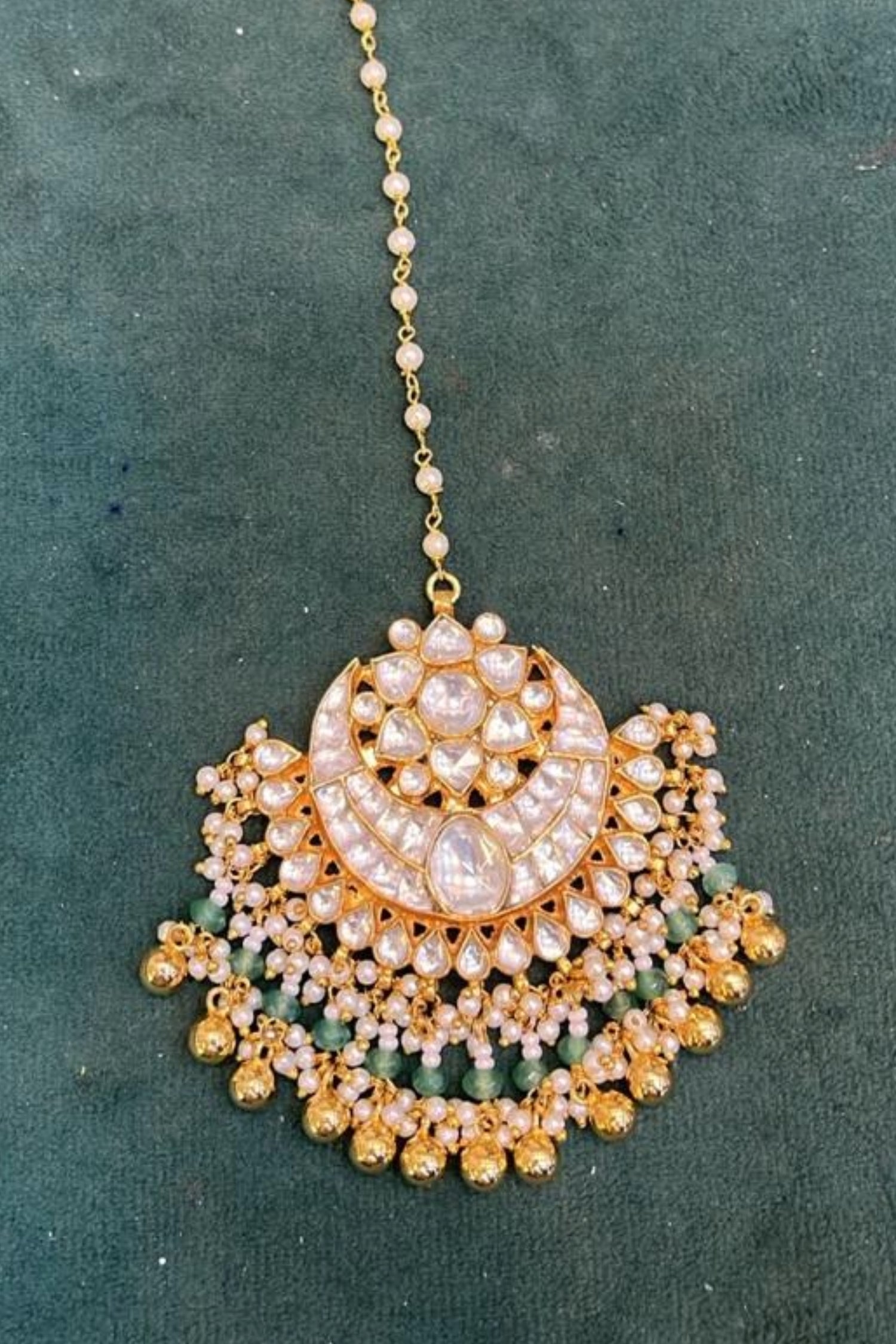 Pachi Kundan Maangtika