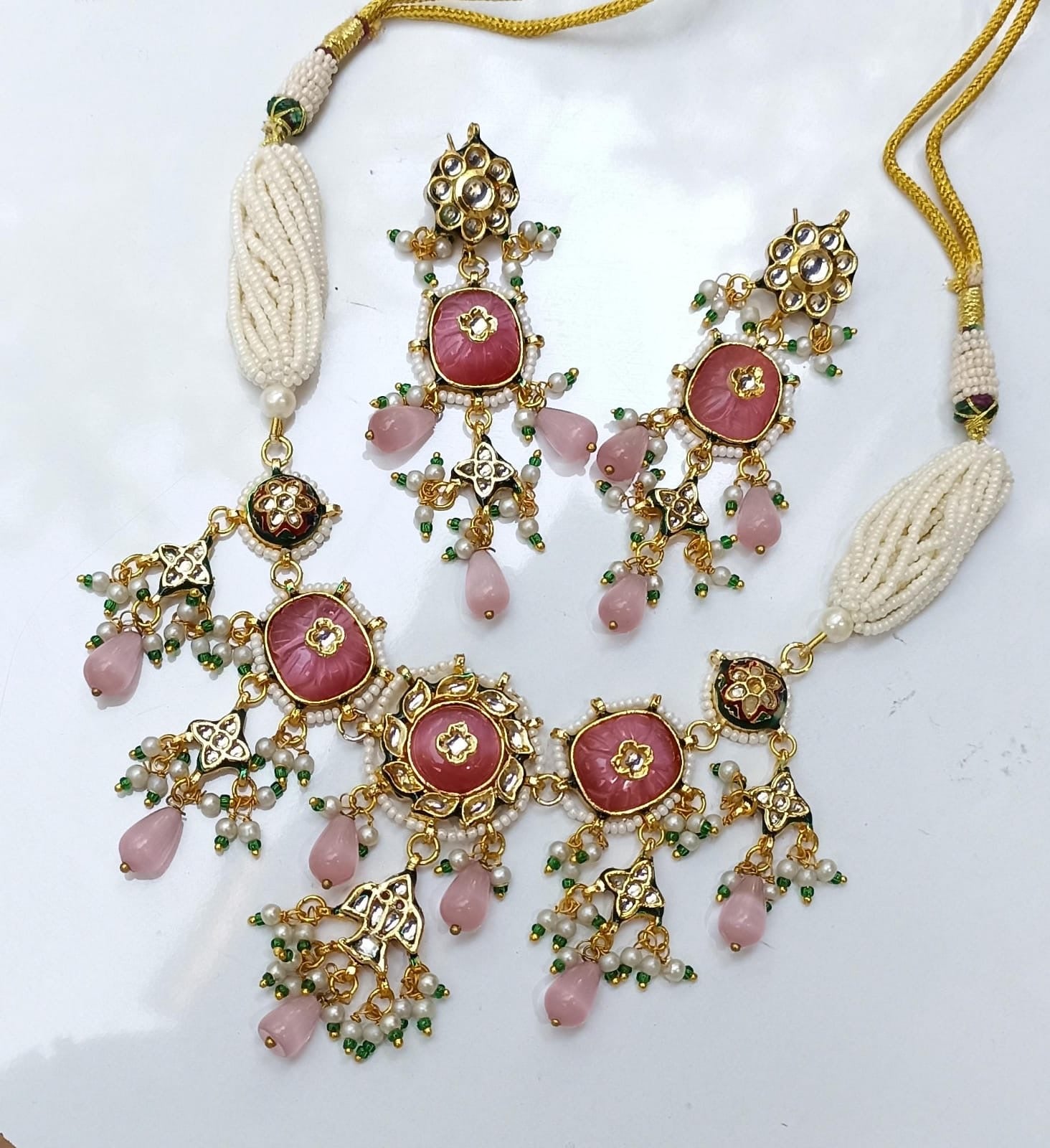 Vasum Carving Kundan Set