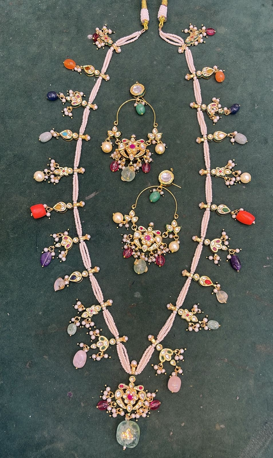 Gayatri Kundan Necklace Set