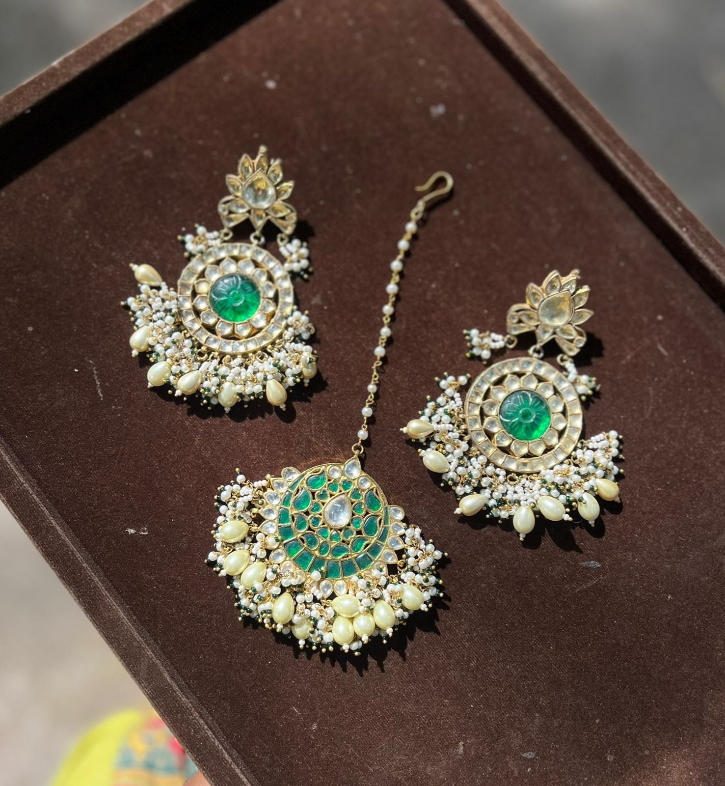 Aaorahi Pachi Kundan Set