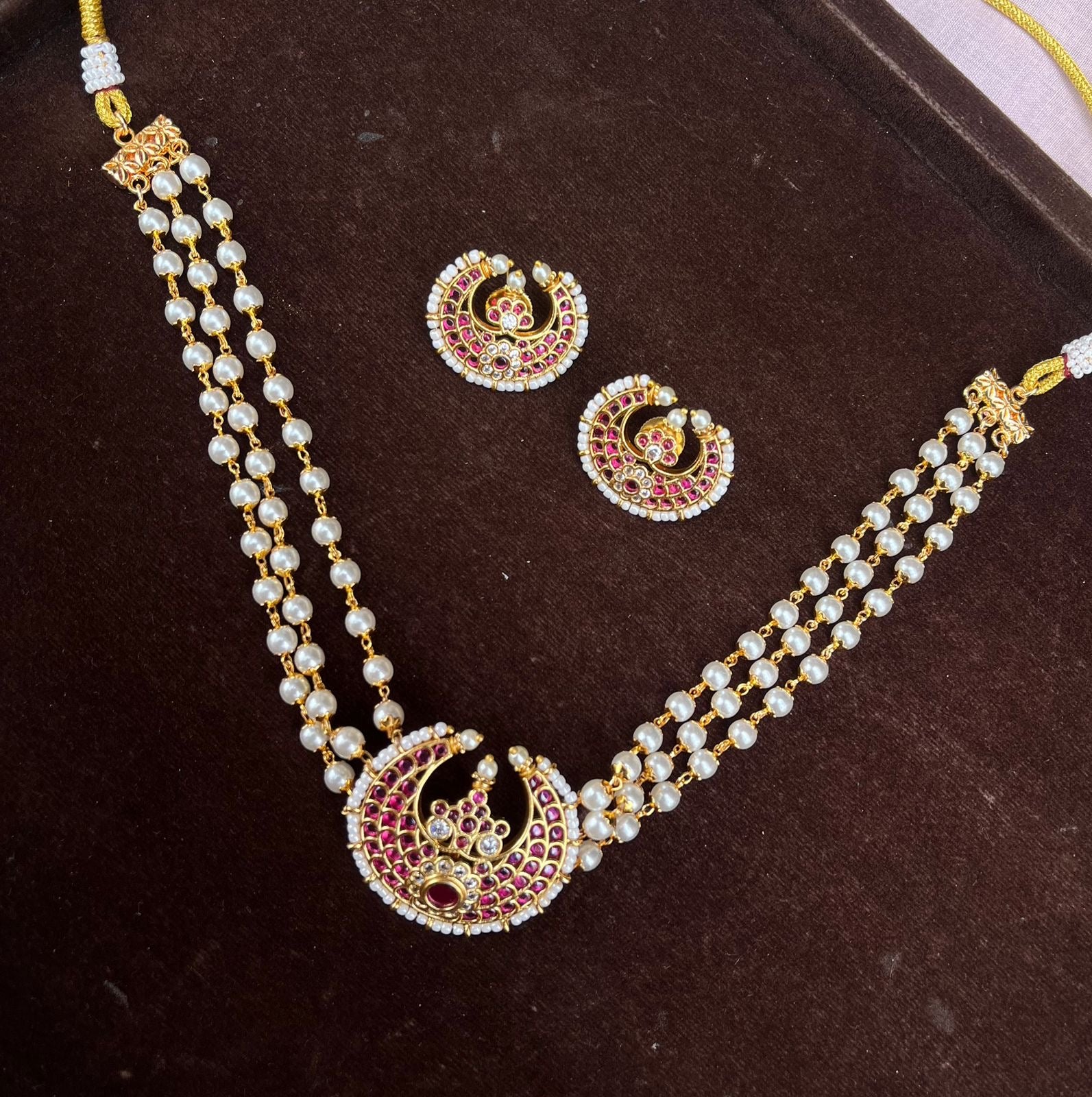Kemp Pearl Choker Set