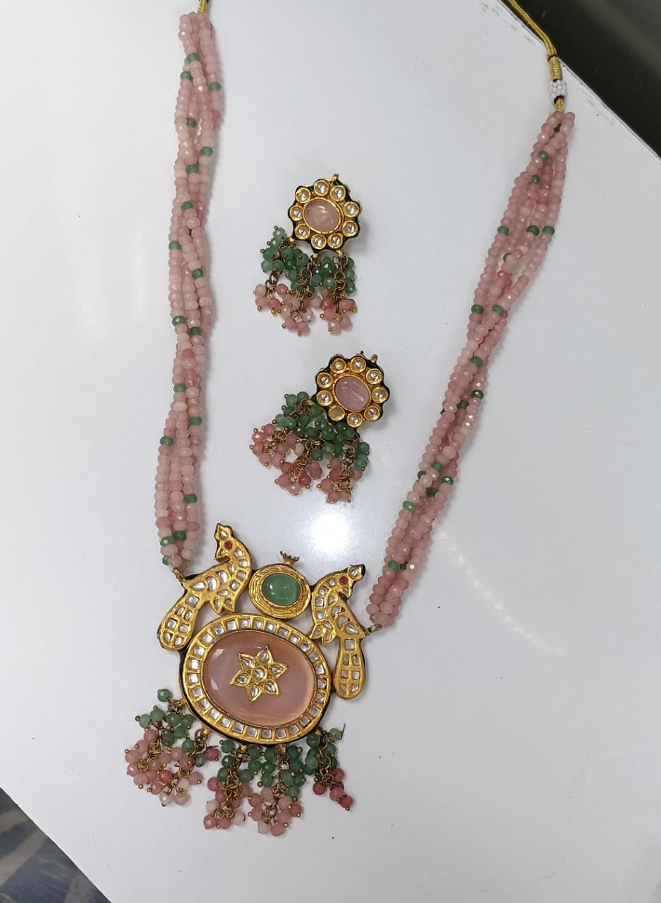 Aryana Kundan Necklace Set