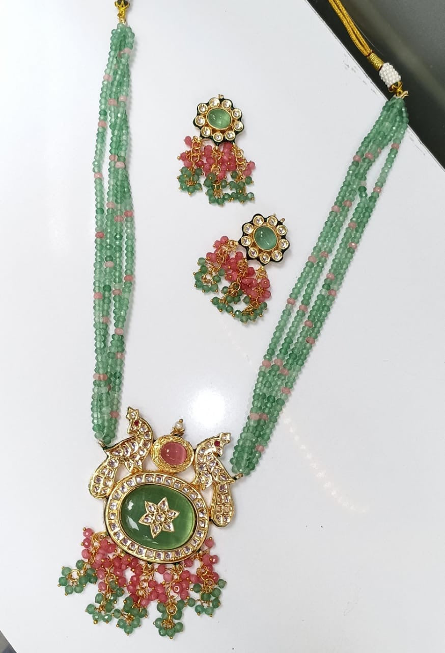 Aryana Kundan Necklace Set