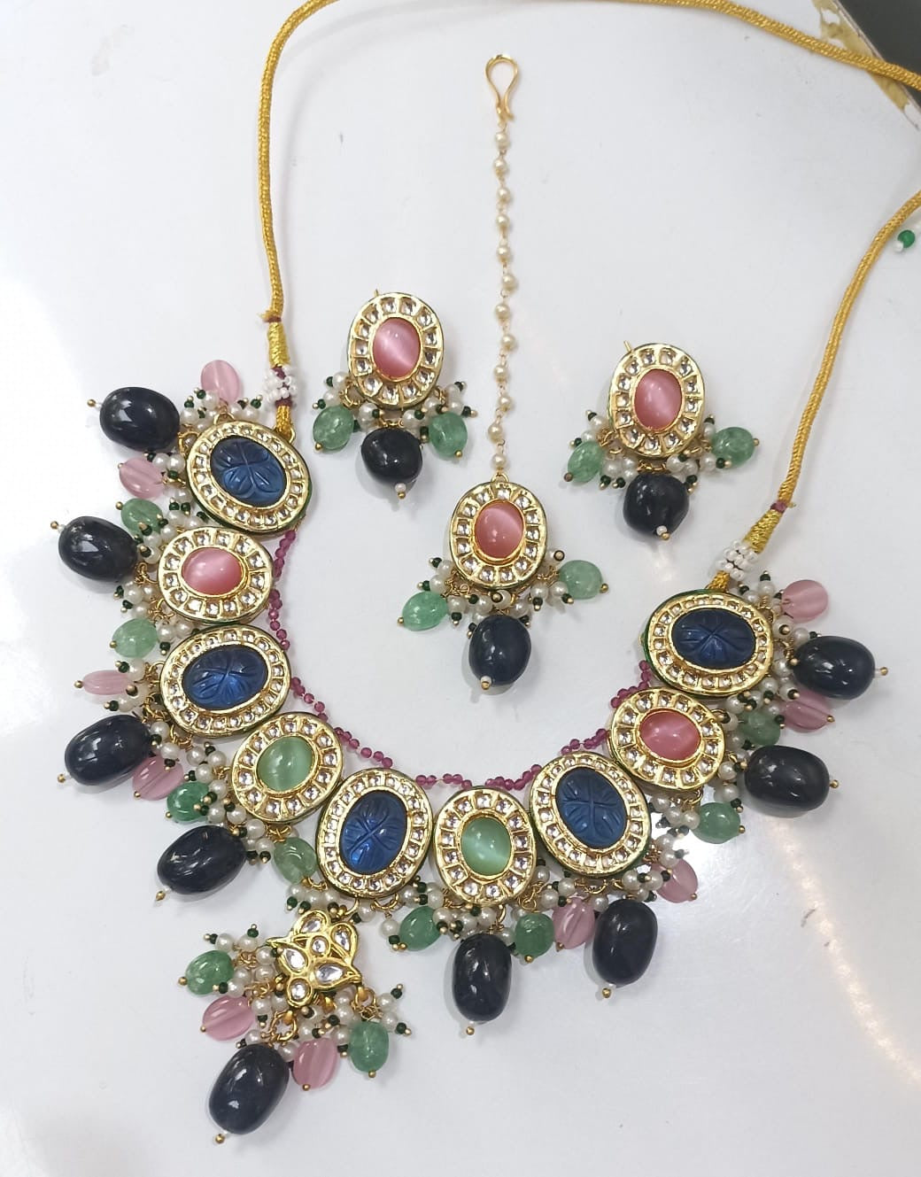Saba Carving Kundan Set