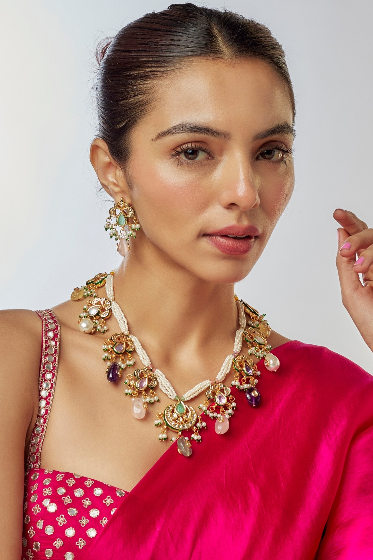Shariya Navratan Necklace Set