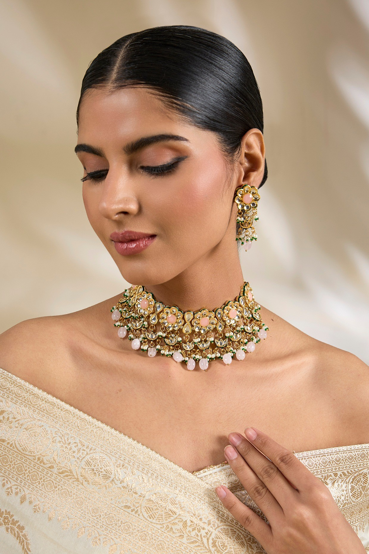Taranika Kundan Choker Set